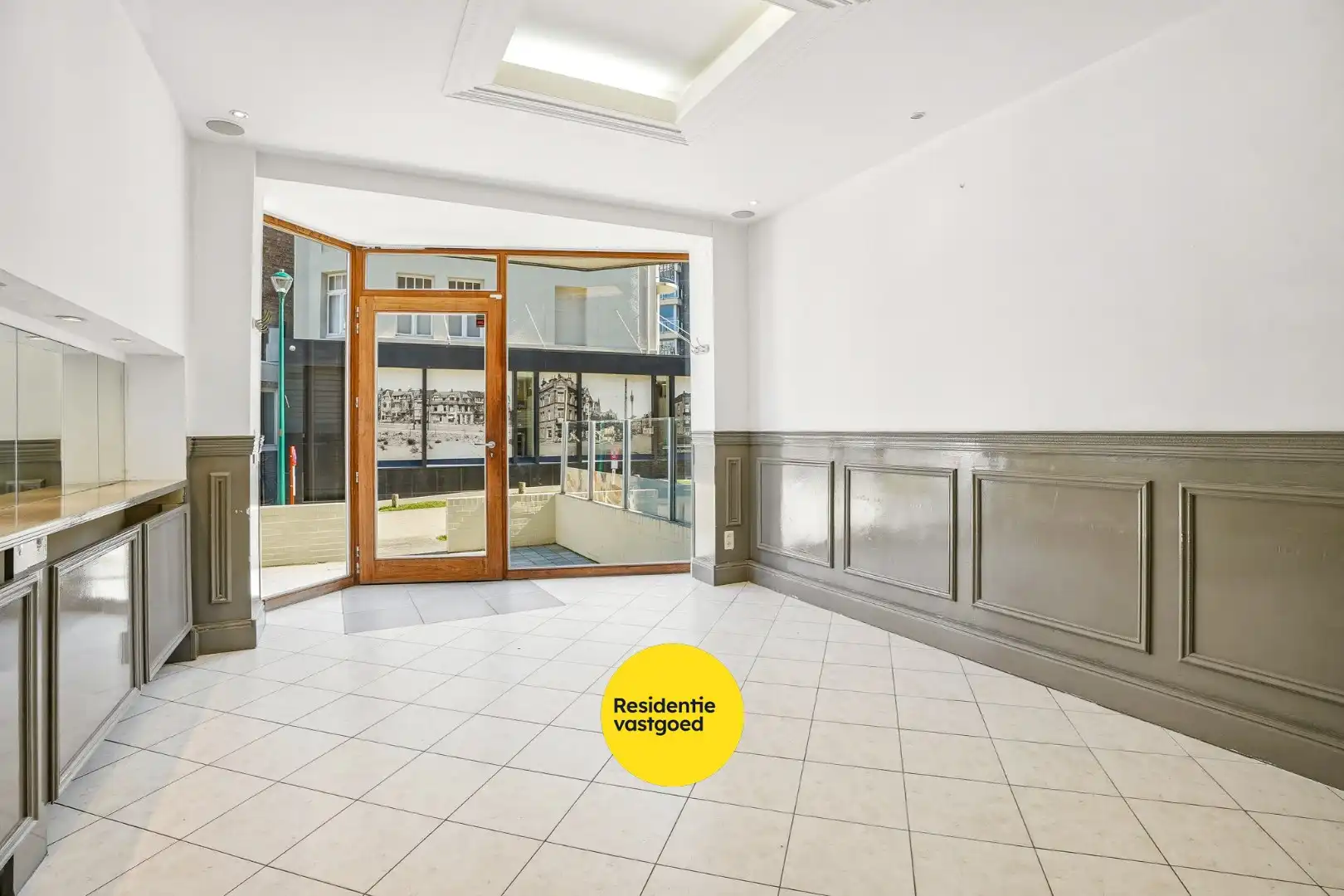 Goed gelegen gebouw op 117m² te De Panne bestaande uit een handelsruimte en woonst.  foto 6