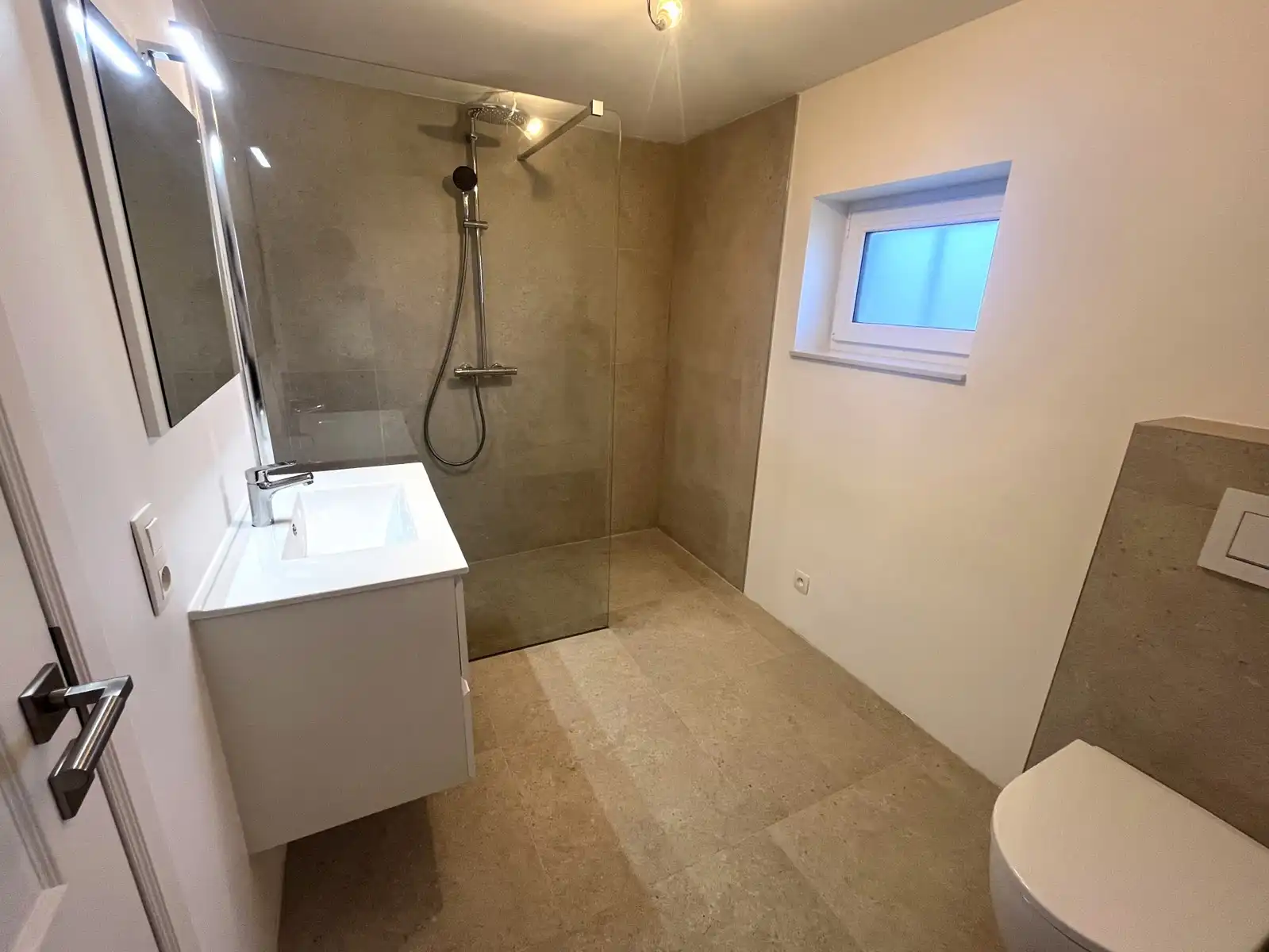WSB-immo: rustig gelegen en uitstekend gerenoveerde woning! foto 17