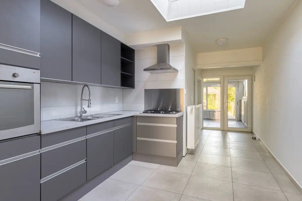 Gerenoveerde woning met 3 slaapkamers! foto 6