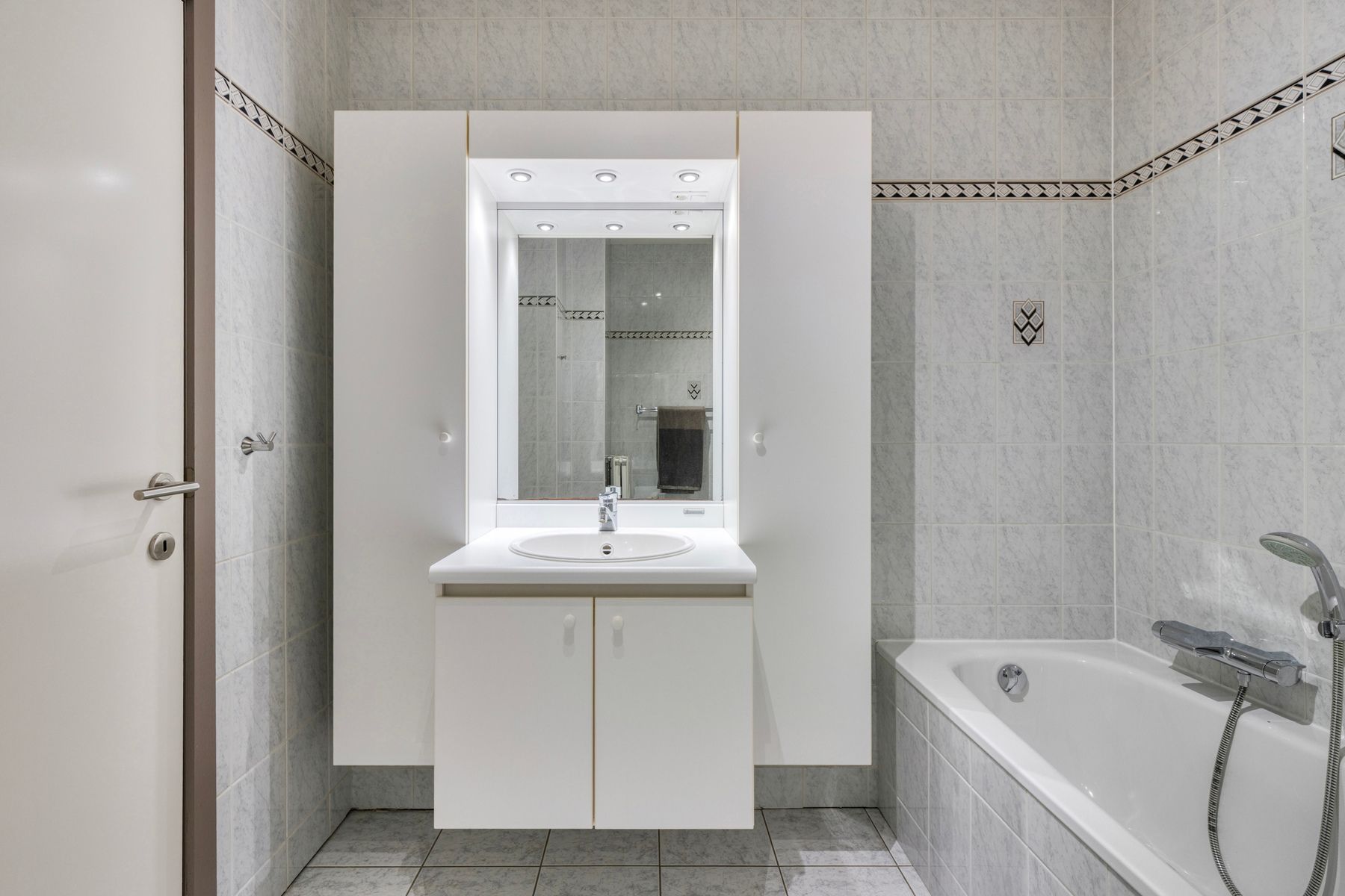 Ruim appartement met 3 slaapkamers! foto 13