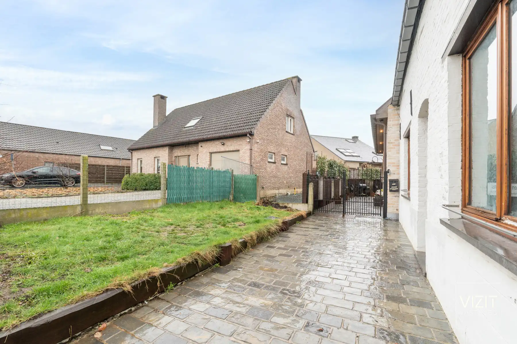 Rustig gelegen halfopen woning met tuin in Meerbeke foto 4