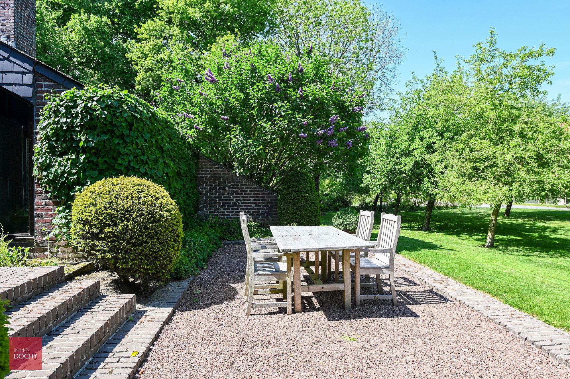 Architectenvilla met mooie tuin foto 12