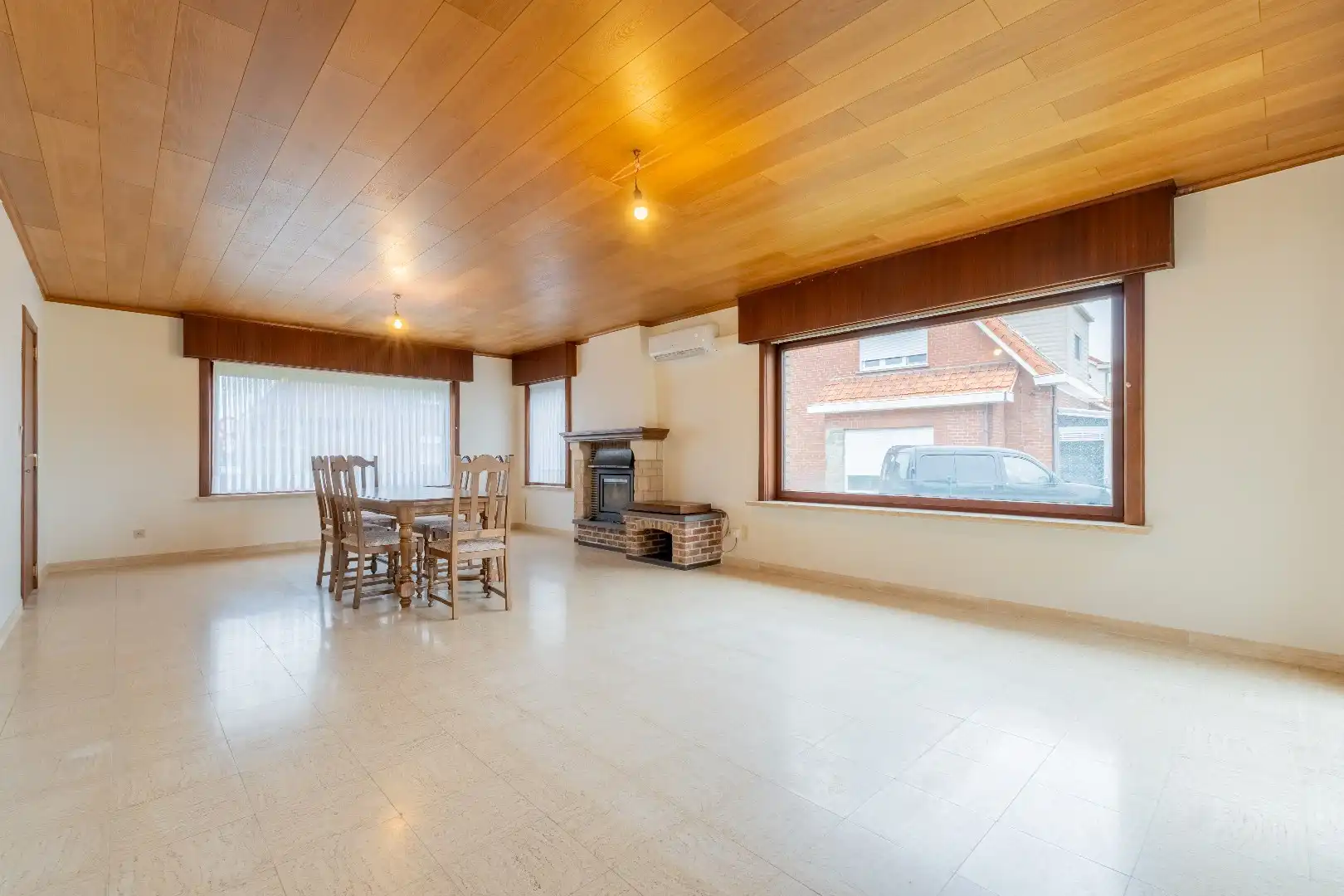 Uiterst ruime benedenwoning op groot perceel van 1666m² foto 4