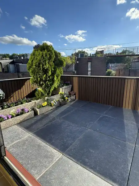 Gerenoveerd appartement met 3 slaapkamers en zonnig terras in hartje Genk foto 3