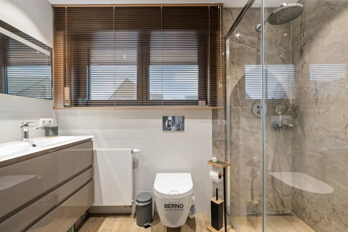 Instapklare halfopen bebouwing met ruime kelder foto 13