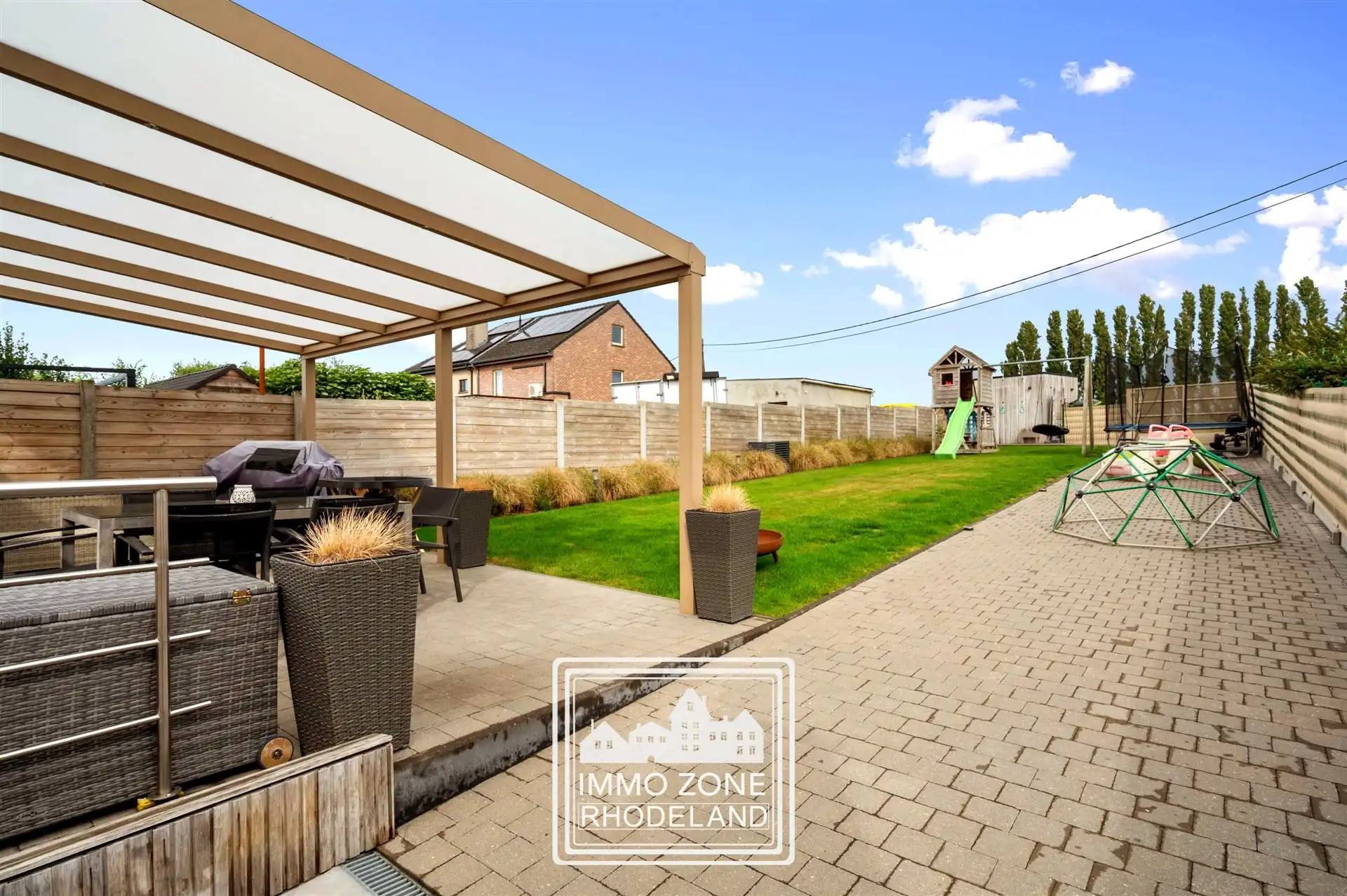Knappe instapklare woning met 3 slpks, garage en mooie tuin  foto 24