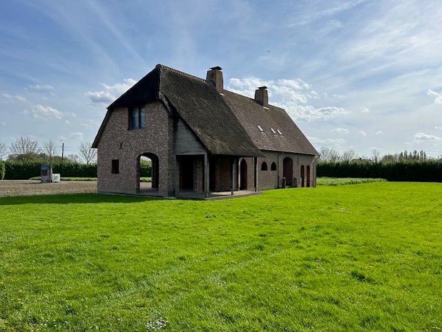 Nieuwbouwhoeve met bijgebouwen foto 15