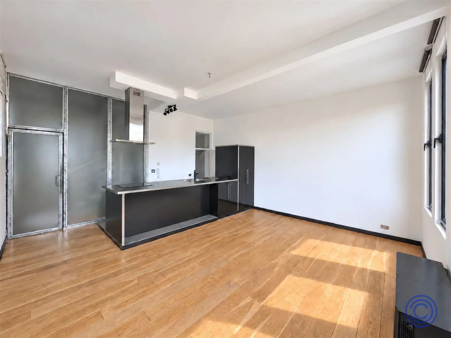 Lichtrijk éénslaapkamerappartement op toplocatie met uitzicht op het Zuidpark! foto 4