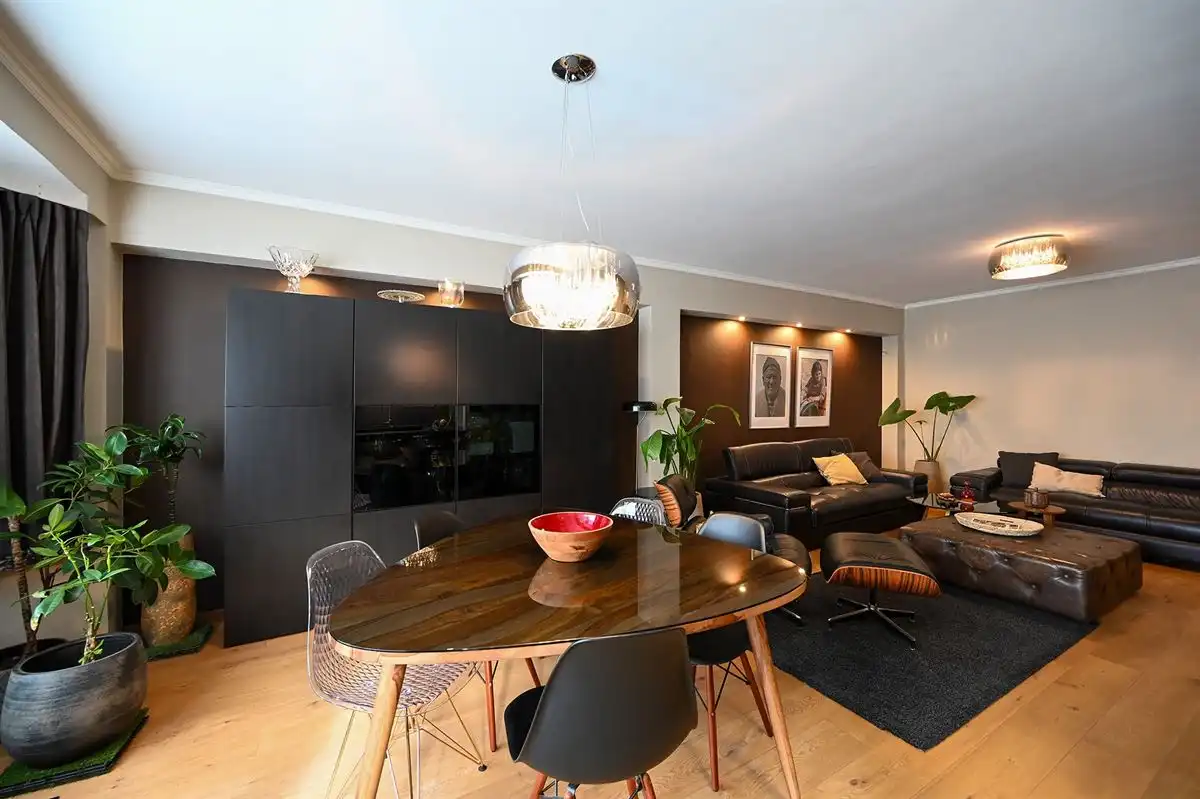 Gerenoveerd appartement op geliefde locatie foto 4