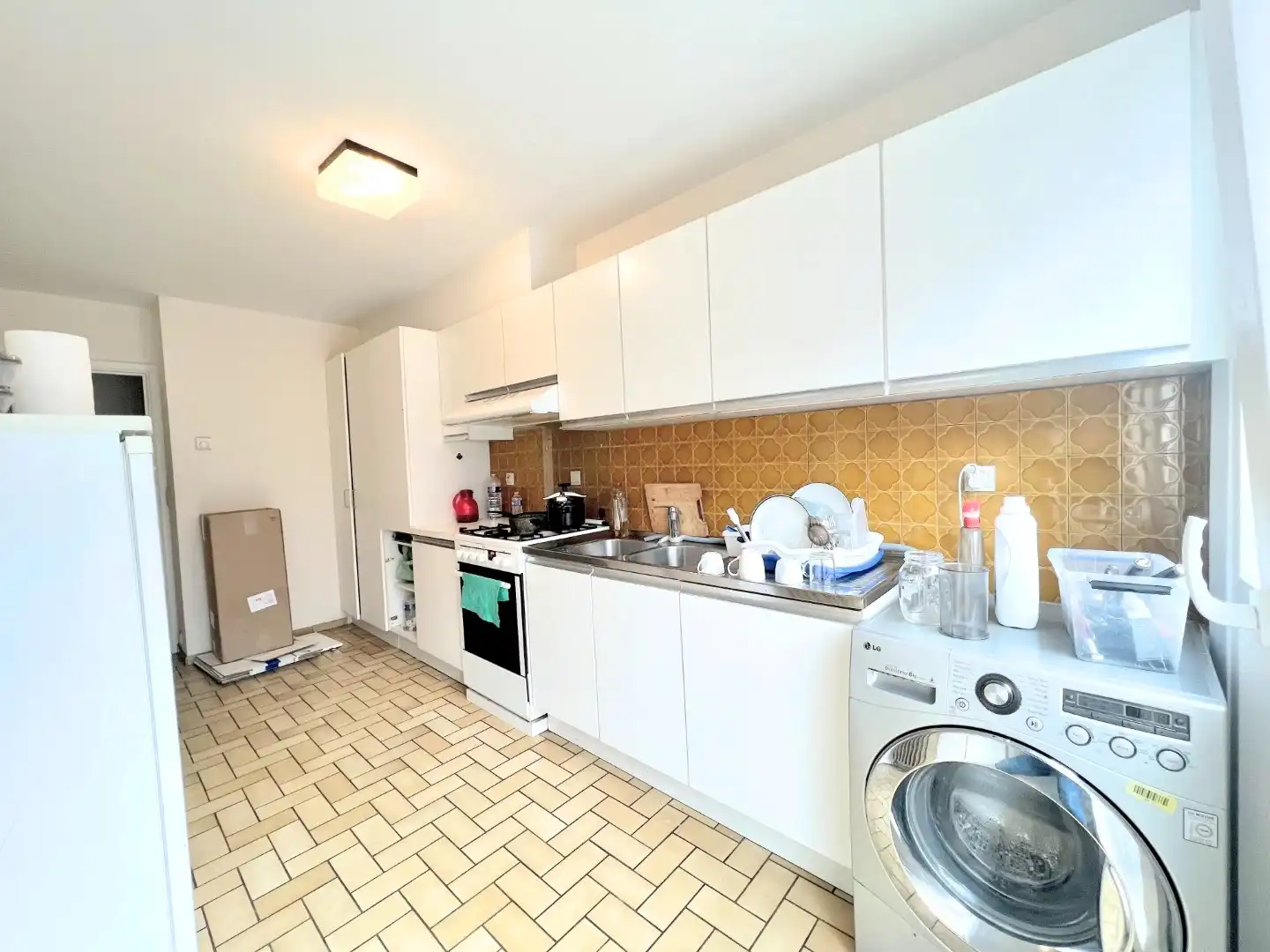 APPARTEMENTSGEBOUW MET 4 APPARTEMENTEN EN 3 GARAGES foto 5