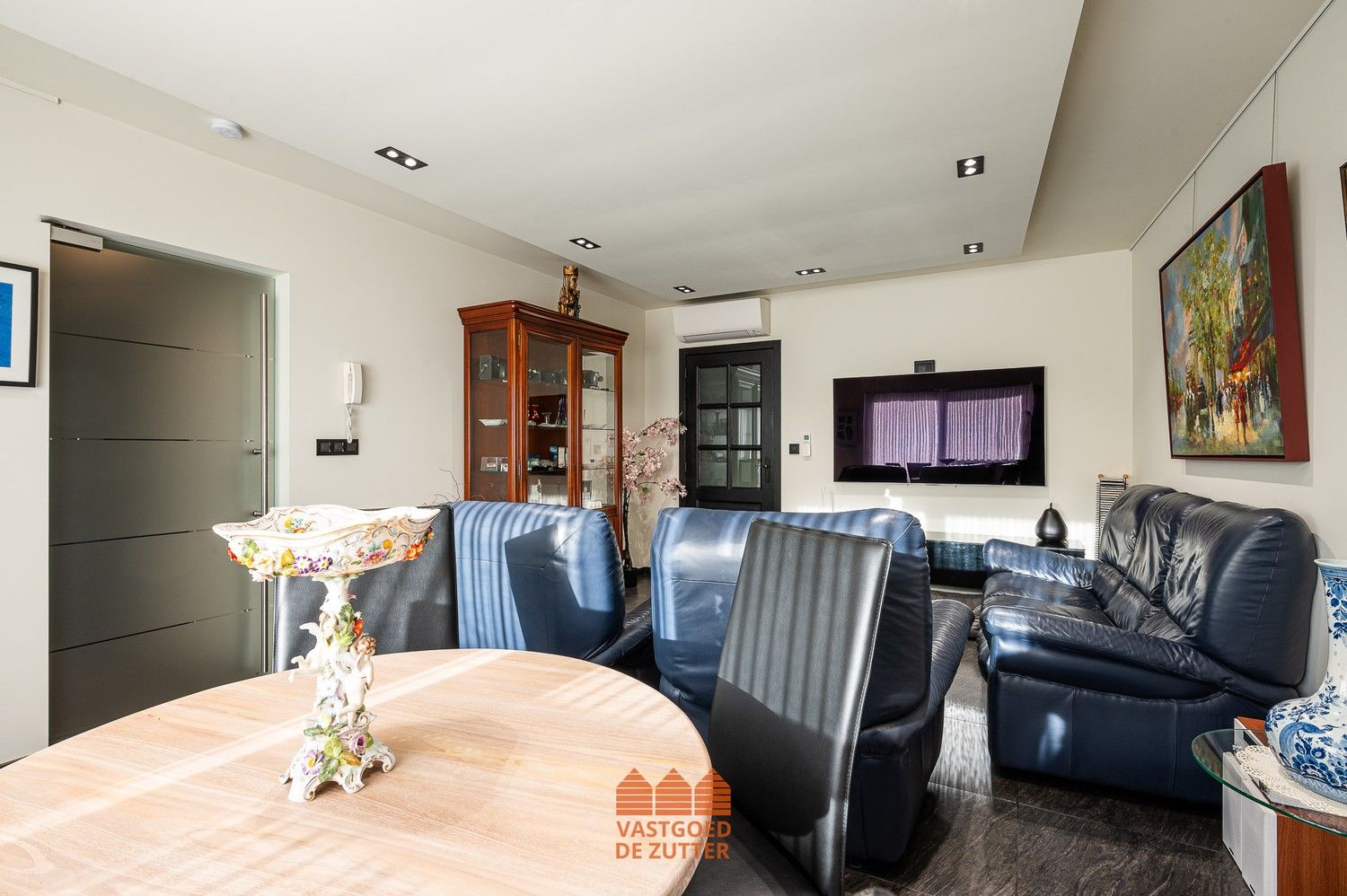 Instapklaar gerenoveerd appartement met terras foto 9