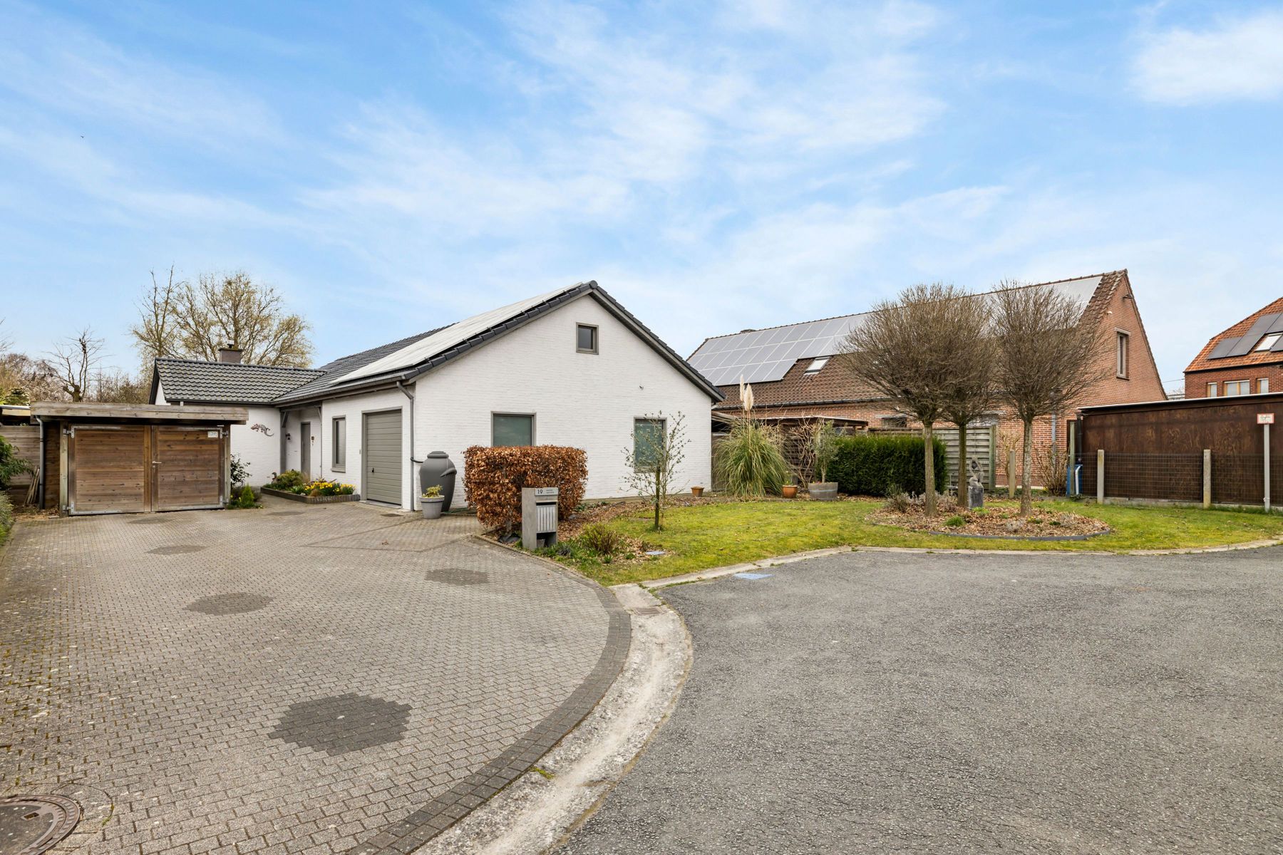 Instapklare bungalow met prachtige tuin, 4 slpks en garage foto 27