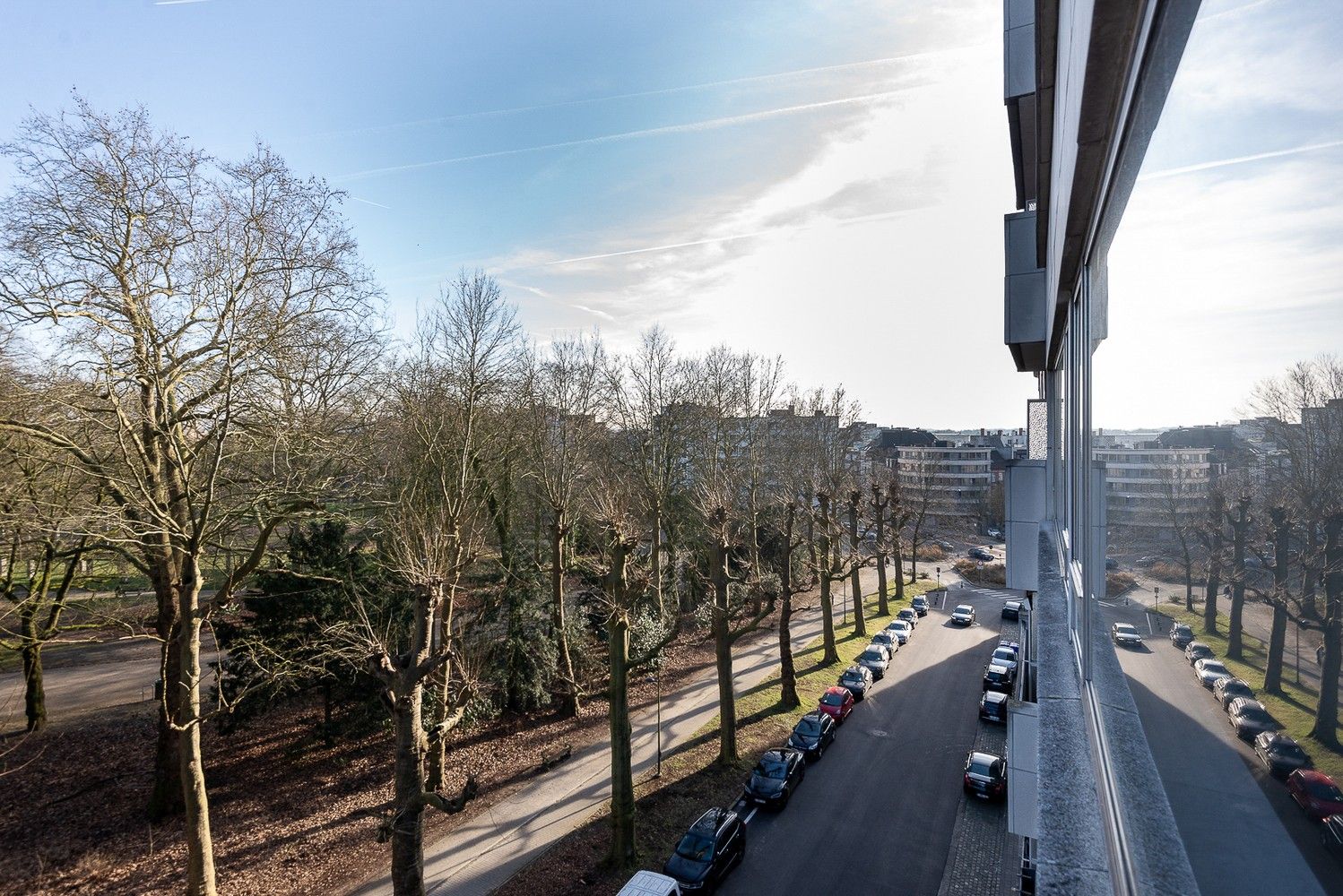 Parkzicht-appartement met drie slaapkamers en twee terrassen. foto {{pictureIndex}}