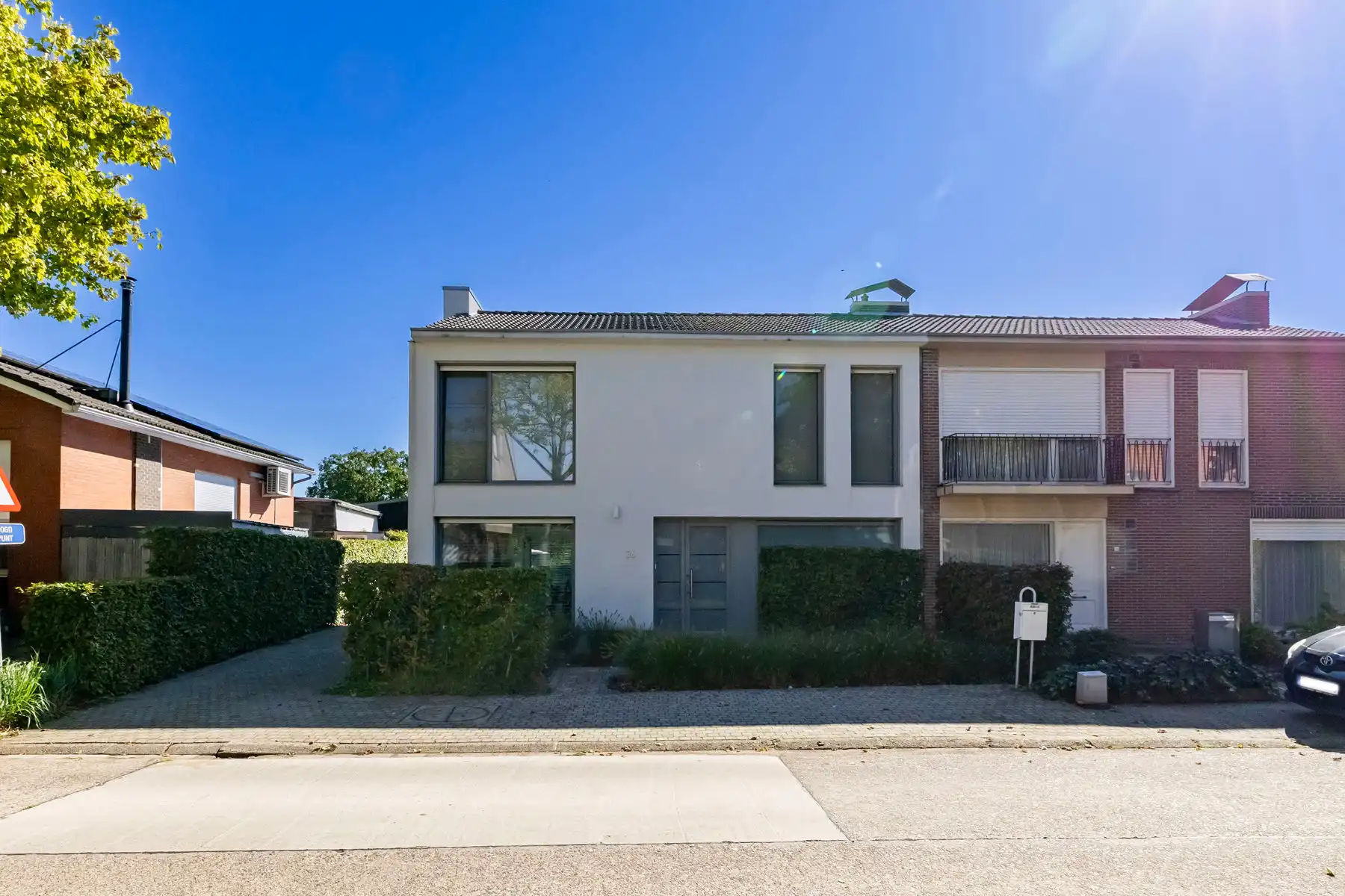 Instapklare gezinswoning met 4 slk op 876m²  foto 2