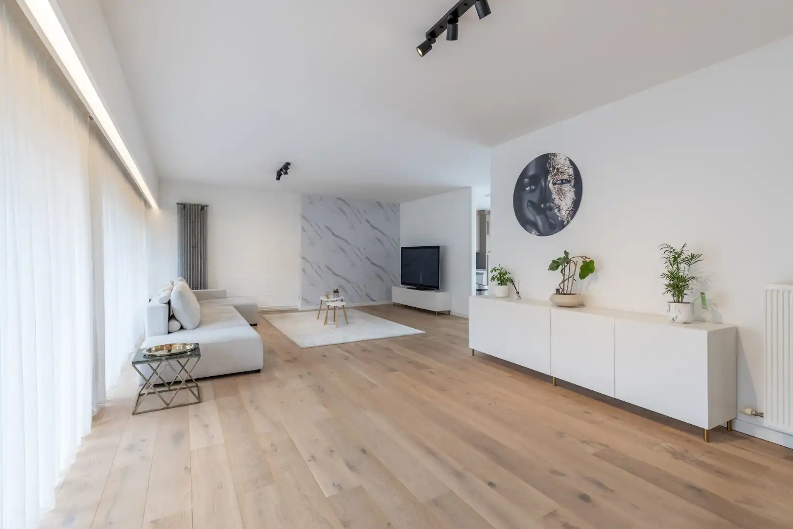 Modern en comfortabel gerenoveerd appartement op de eerste verdieping in het centrum van Neeroeteren foto 6