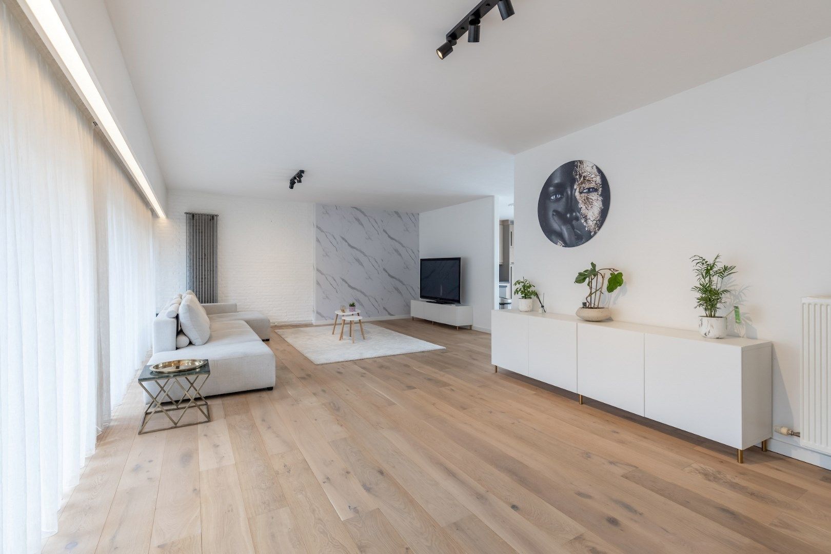 Modern en comfortabel gerenoveerd appartement op de eerste verdieping in het centrum van Neeroeteren foto 6