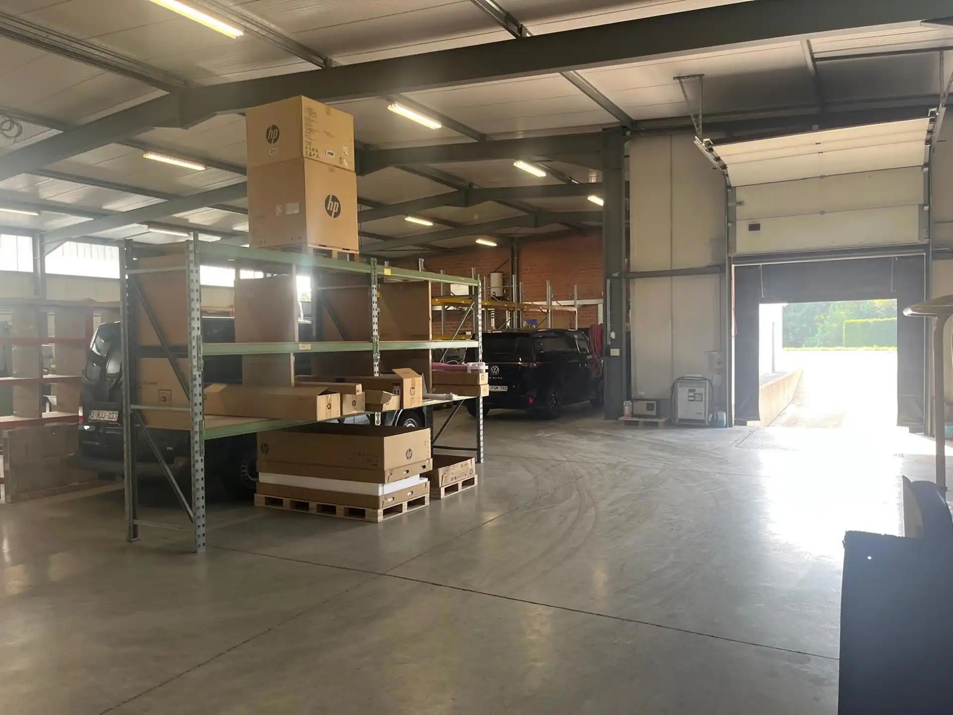 Lier: Magazijn 1.050m² met loskade en kantoor foto 5