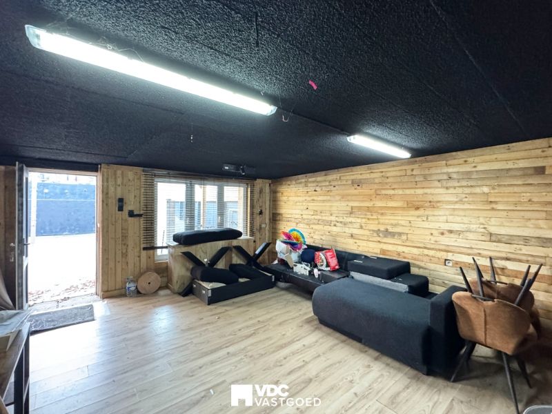 Halfopen bebouwing – gerenoveerd & bijgebouwd in 2020 – EPC B – 3 slpks – prachtige tuin – 183 m² woonopp. foto 22