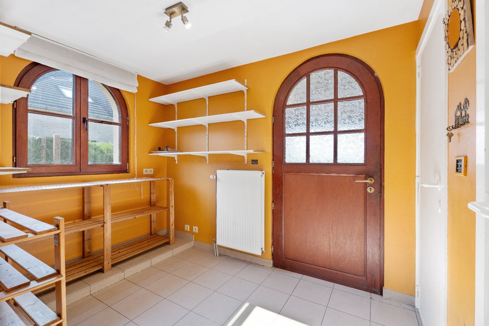 RUSTIG GELEGEN ALLEENSTAANDE VILLA MET 4 SLPKS OP 922 m² foto 10