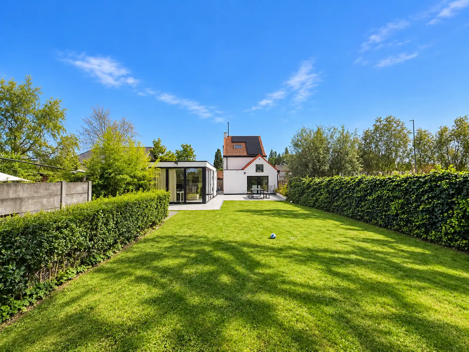Ruime woning met bijgebouw en uitzicht op het Drongengoed foto 13