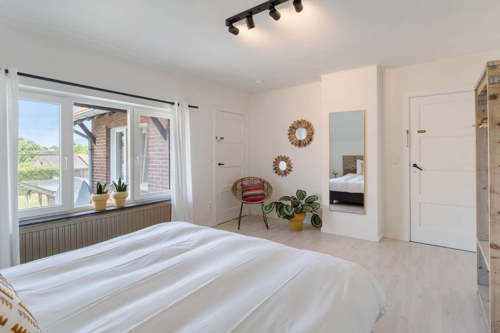 Stijlvol gerenoveerde gezinswoning op een perceel van 5a65ca te Geistingen, een gehucht van Kinrooi!  foto 25