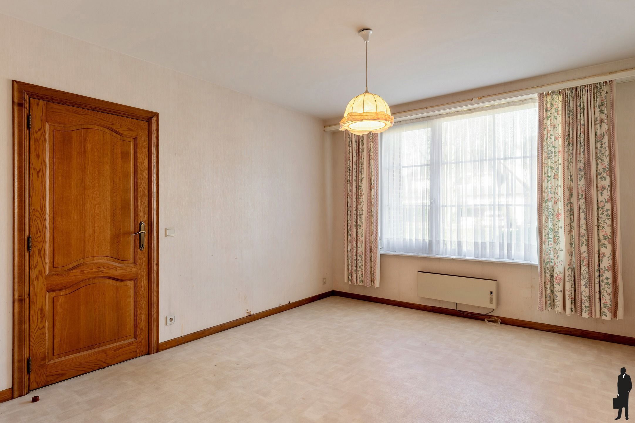 Te renoveren villa op toplocatie met veel potentieel! foto 5