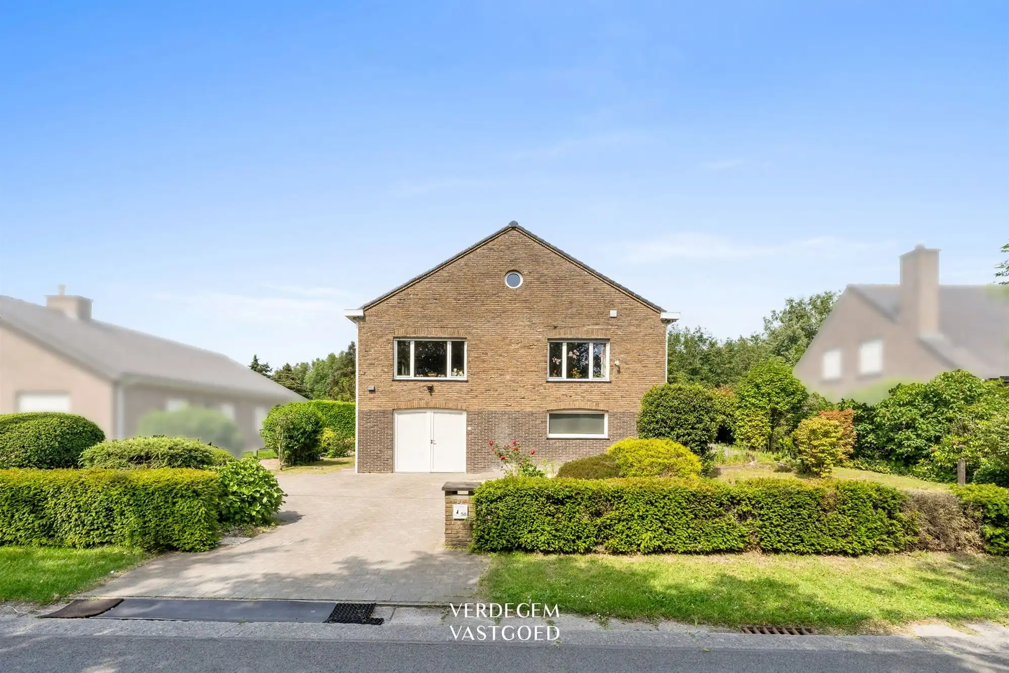 Verrassend ruime woning met 3 slaapkamers, grote kelder, zolder en tuin foto {{pictureIndex}}