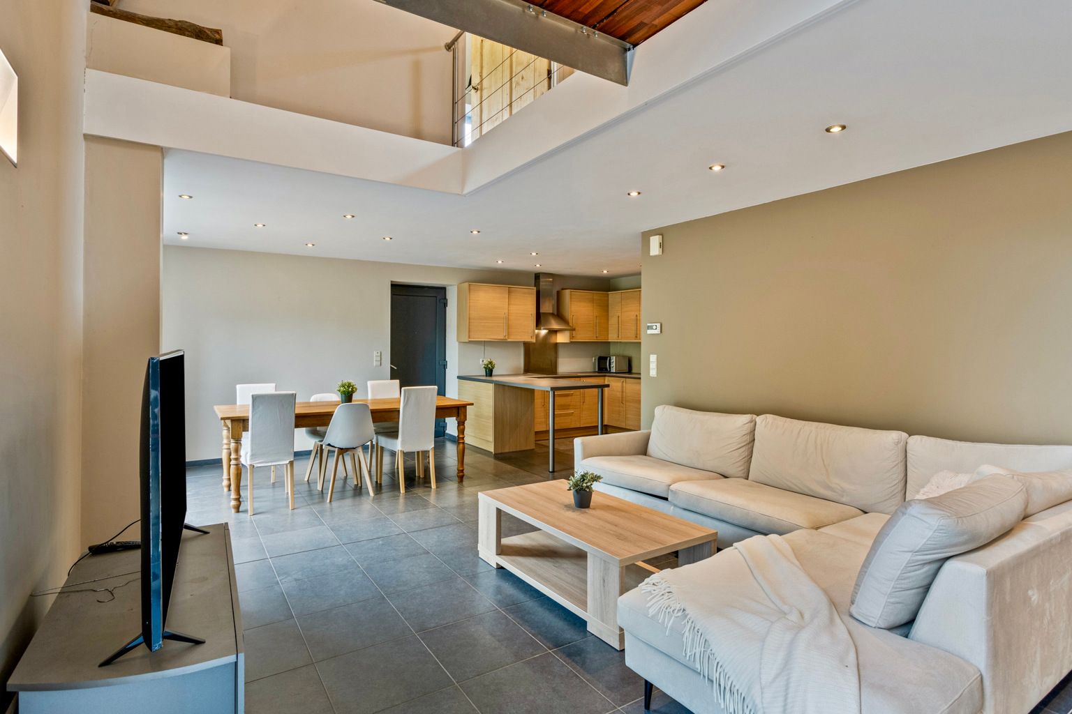 GERENOVEERDE WONING MET TUIN IN BOUTERSEM foto 9