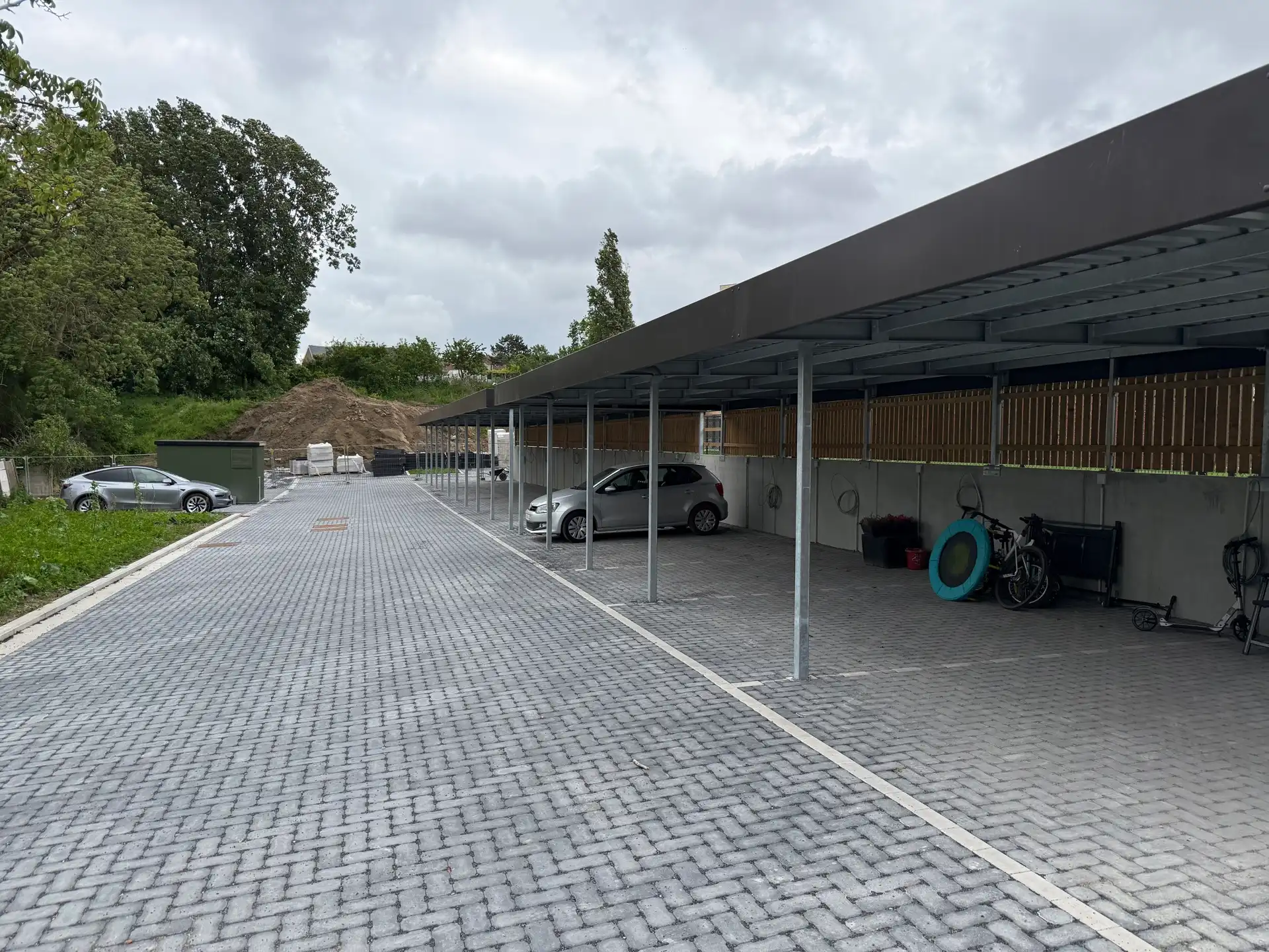 Nieuwbouwwoning met 3 slaapkamers, tuin en carport foto 15