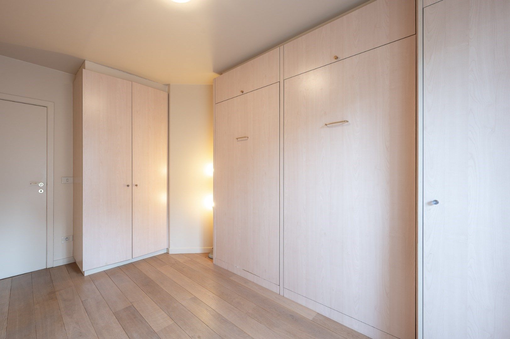 Zeer ruim gemeubeld appartement op wandelafstand van de Zee en de Dumortierlaan! foto 14