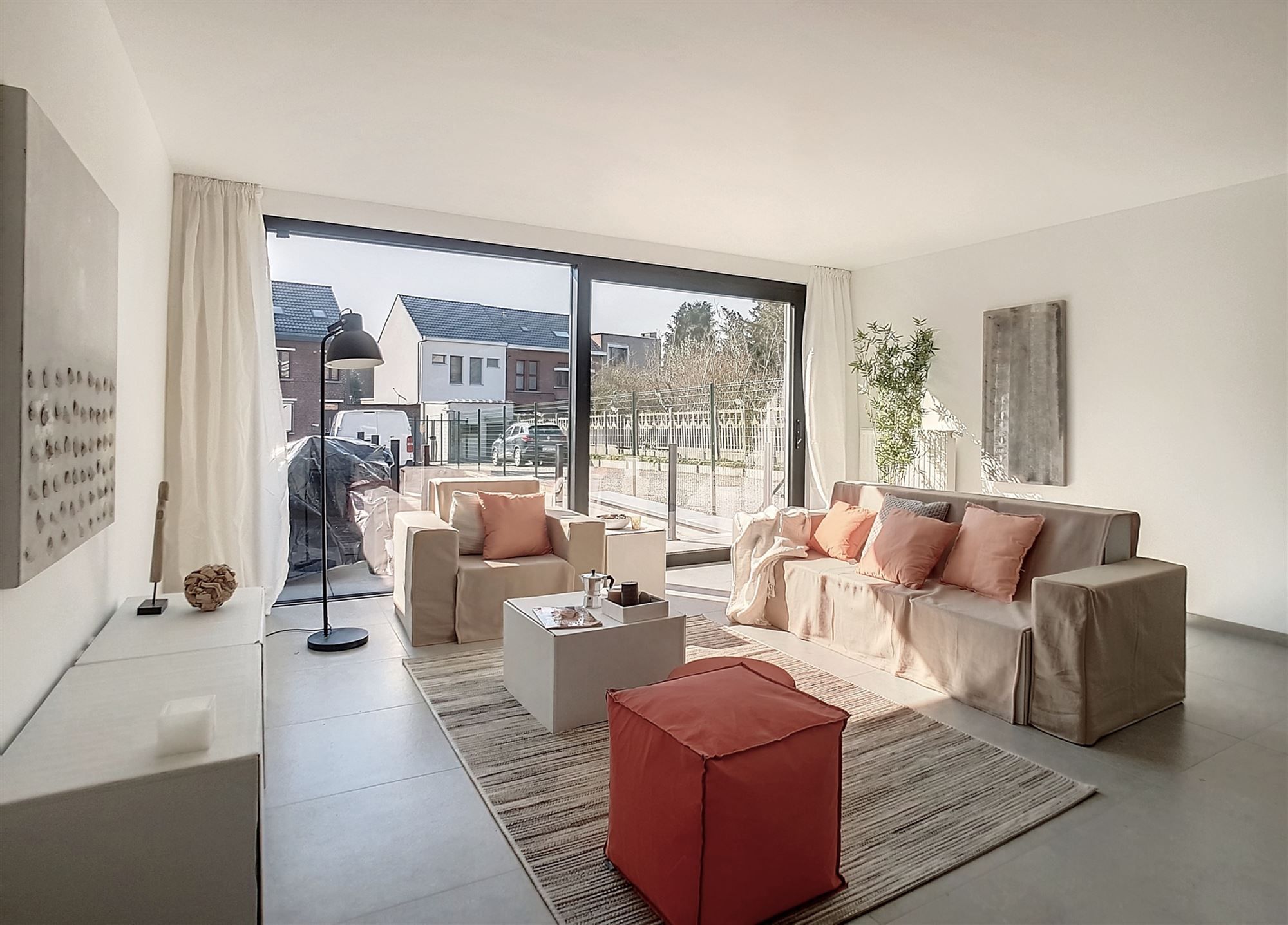 Gelijkvloers appartement met leuk terras op de Markt! foto 3