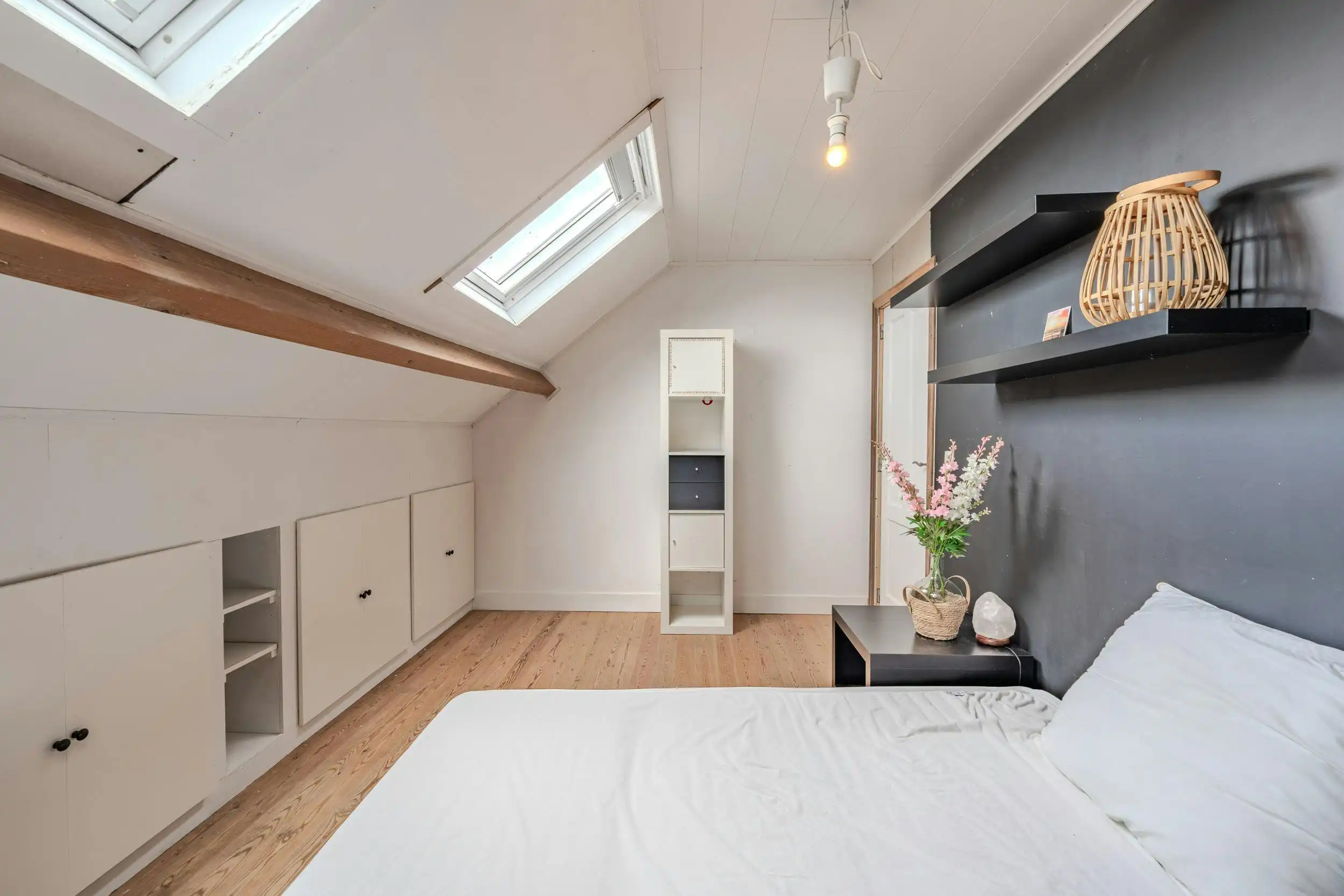 Recent gerenoveerd huis te koop in Ieper foto 26