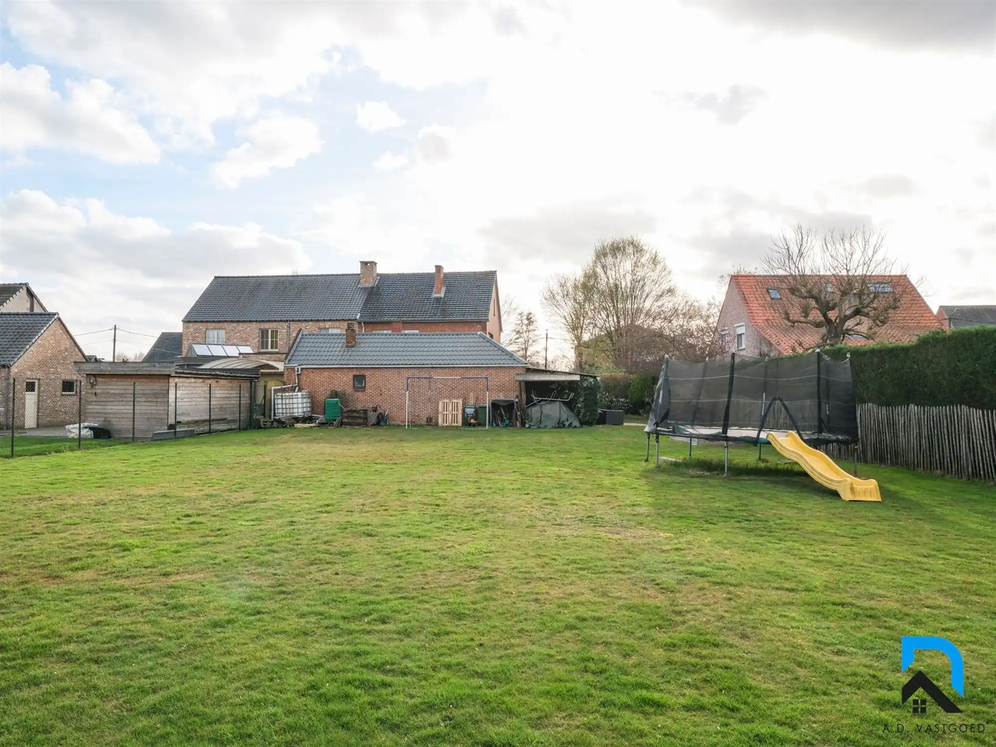 Halfopen bebouwing in Diepenbeek op ruim perceel foto 27