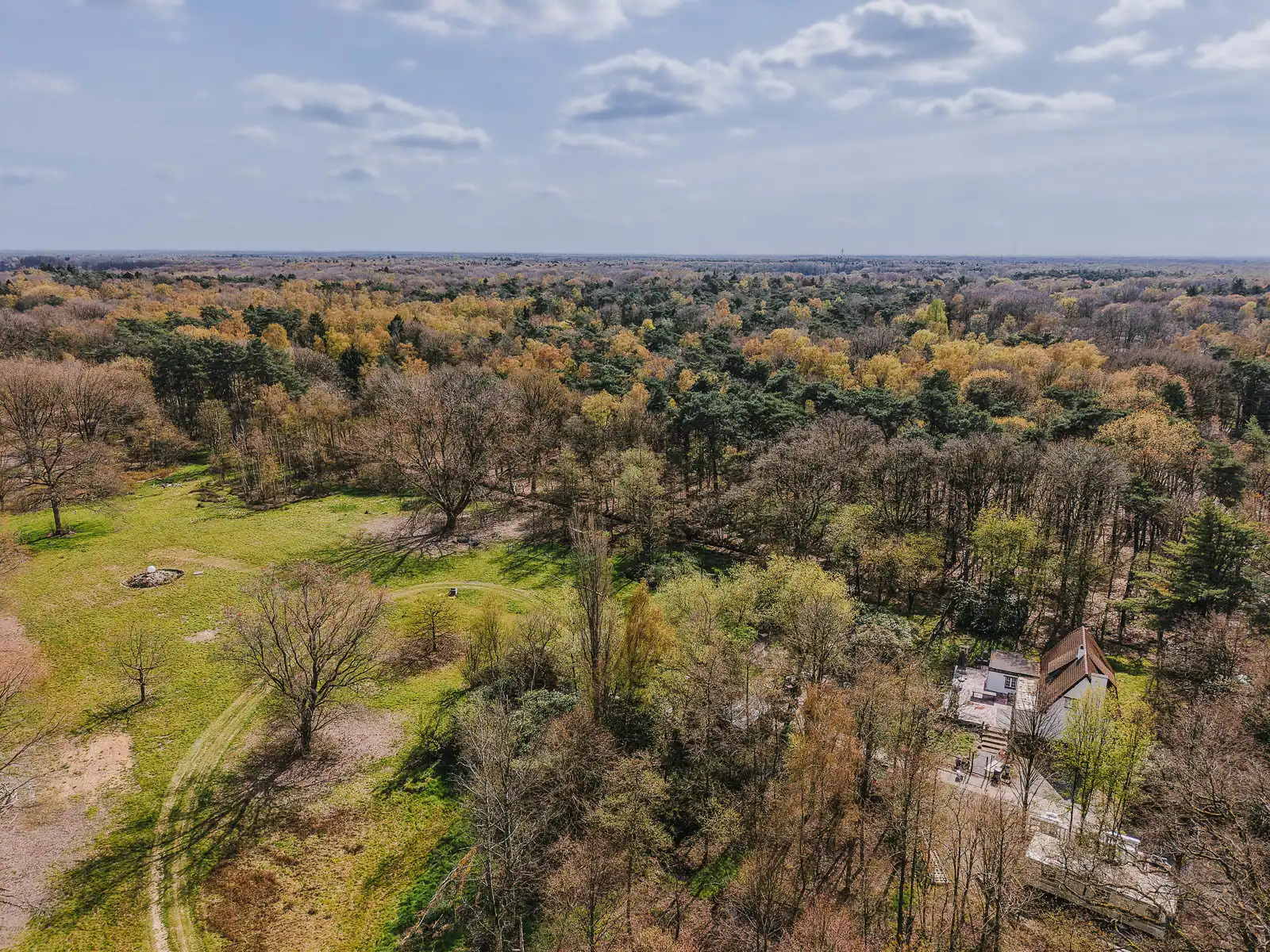 Landelijke woning op een uniek perceel van 20.000 m2 foto 3