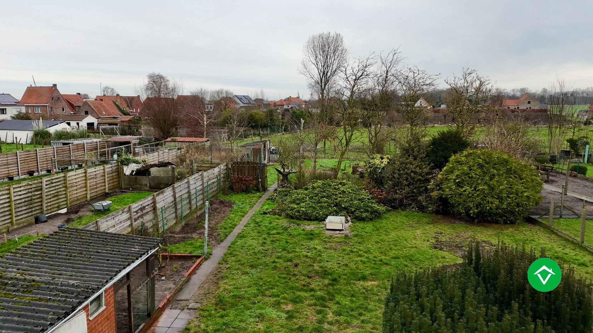 Op te frissen woning met vier slaapkamers te Eernegem foto 21