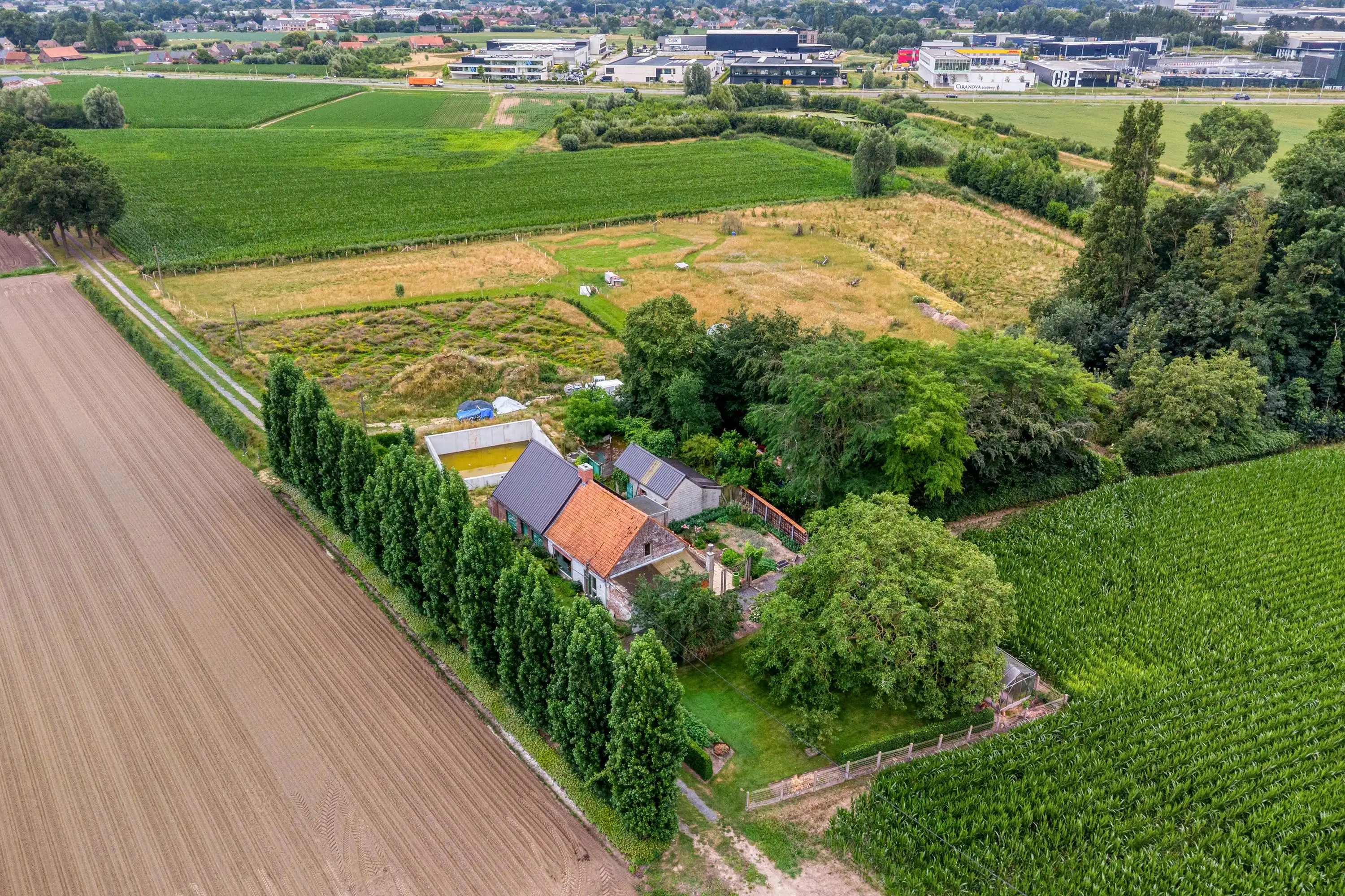 Uniek gelegen bouwgrond met prachtig landelijk uitzicht foto 3