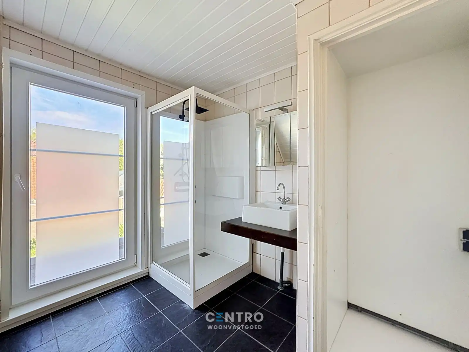 Uiterst charmant gelegen woning met 3 slpks! foto 6