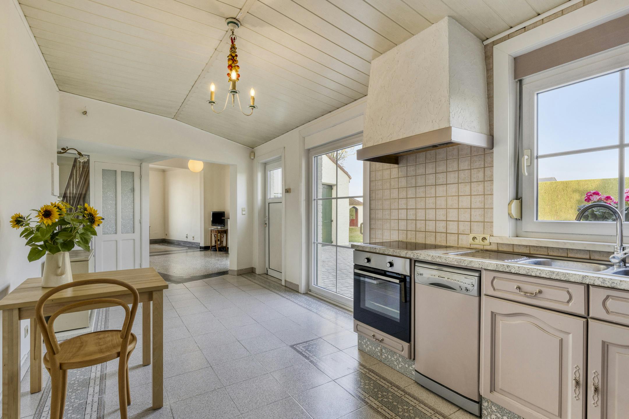 Halfopen huis omringd door groen te koop in Oudenaarde foto 5