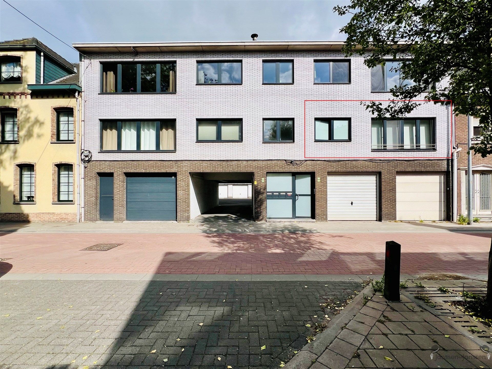 2 slaapkamer appartement met garage foto {{pictureIndex}}