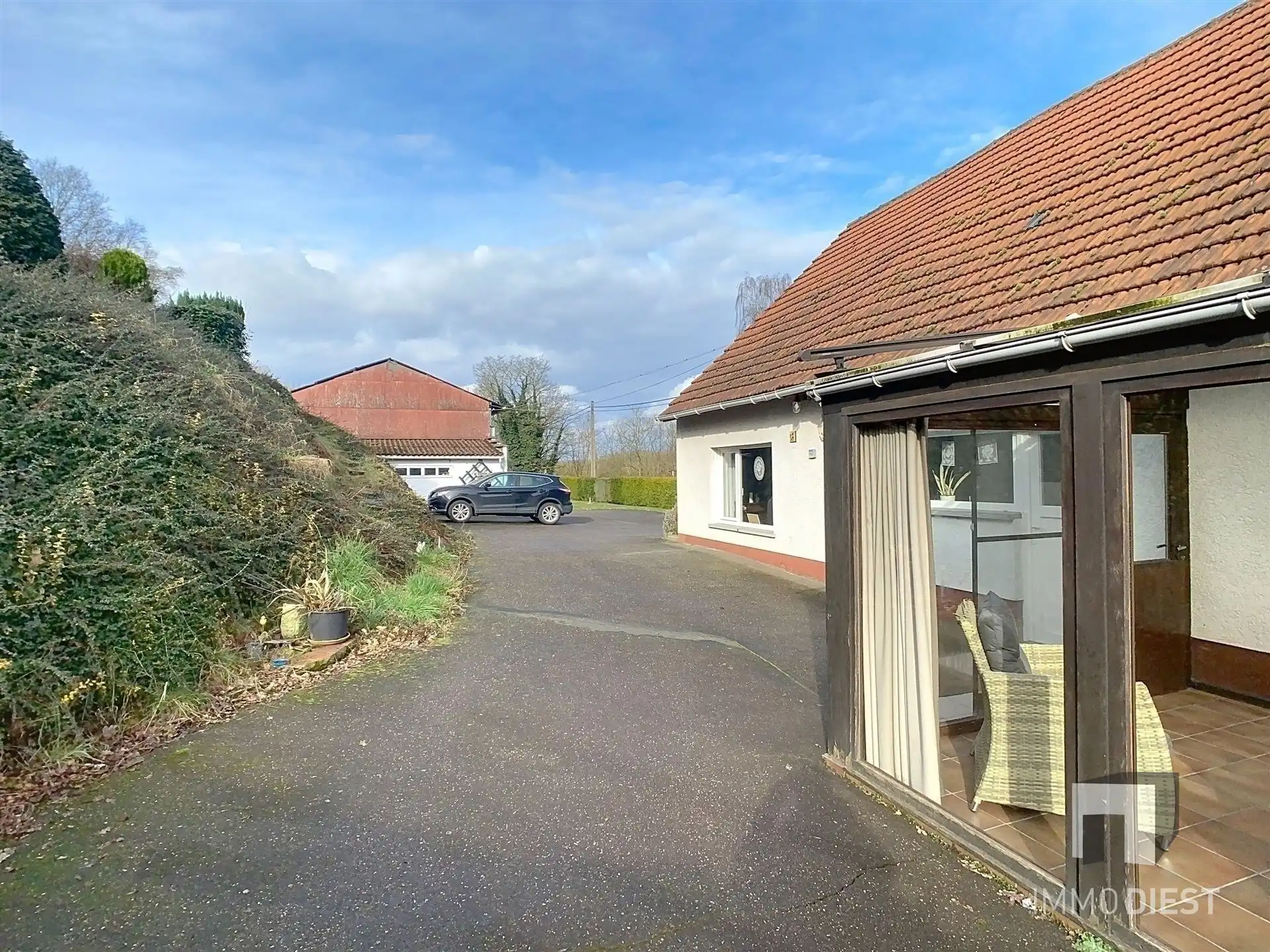 Woning met stalling/opslagplaats en weiland foto 22