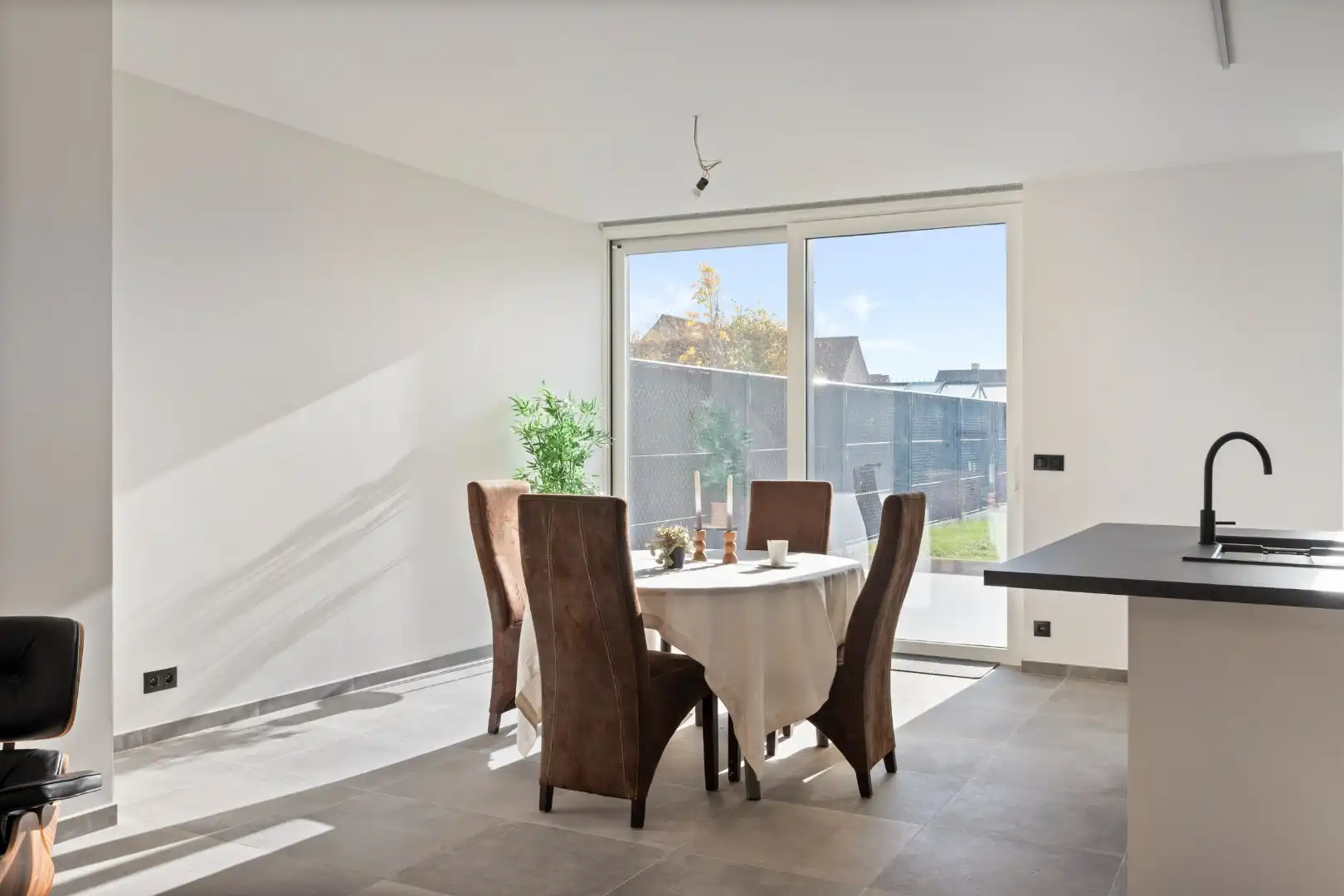 GERENOVEERDE WONING MET 3 SLPKS EN TUIN foto 9