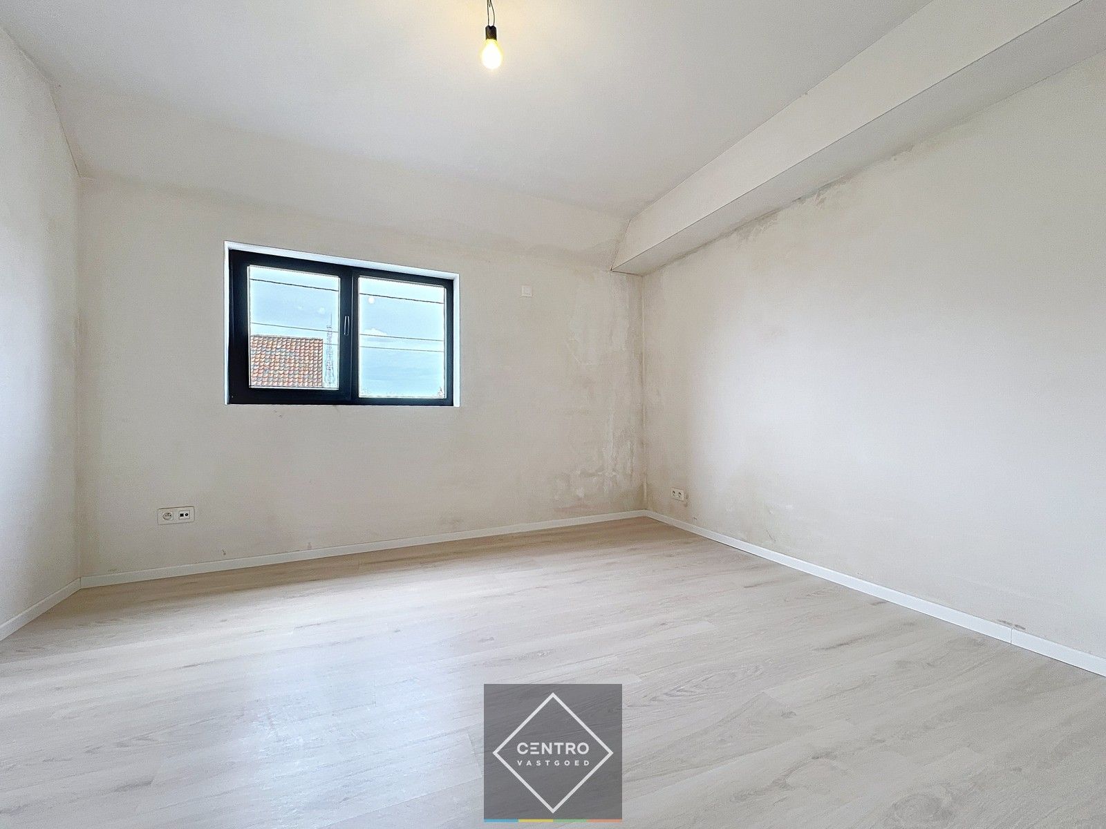 TOPAANBOD, halfopen  NB-woning met 3 slpks, ZUIDger. tuin, GARAGE én ZONNEPANELEN! foto 14