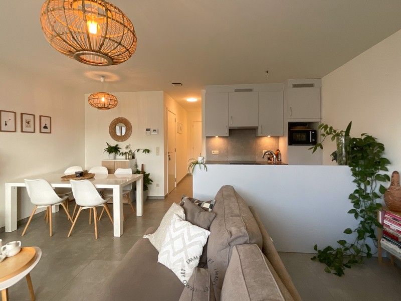Appartement in Melsele met twee slaapkamers, groot zonnig terrassen en carport foto 4