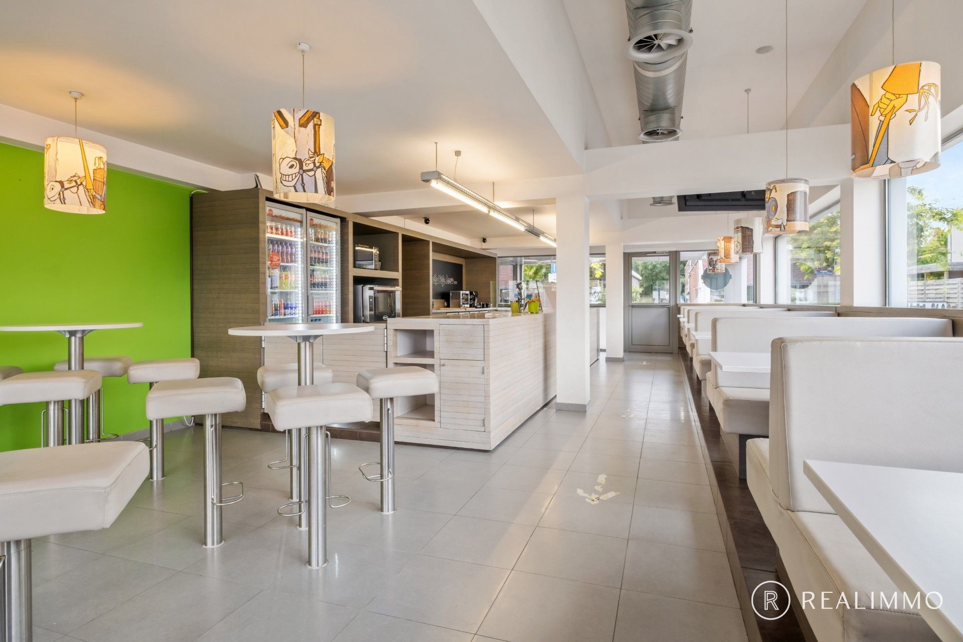 Toplocatie in Waregem – instapklaar handelspand met veel mogelijkheden foto 4