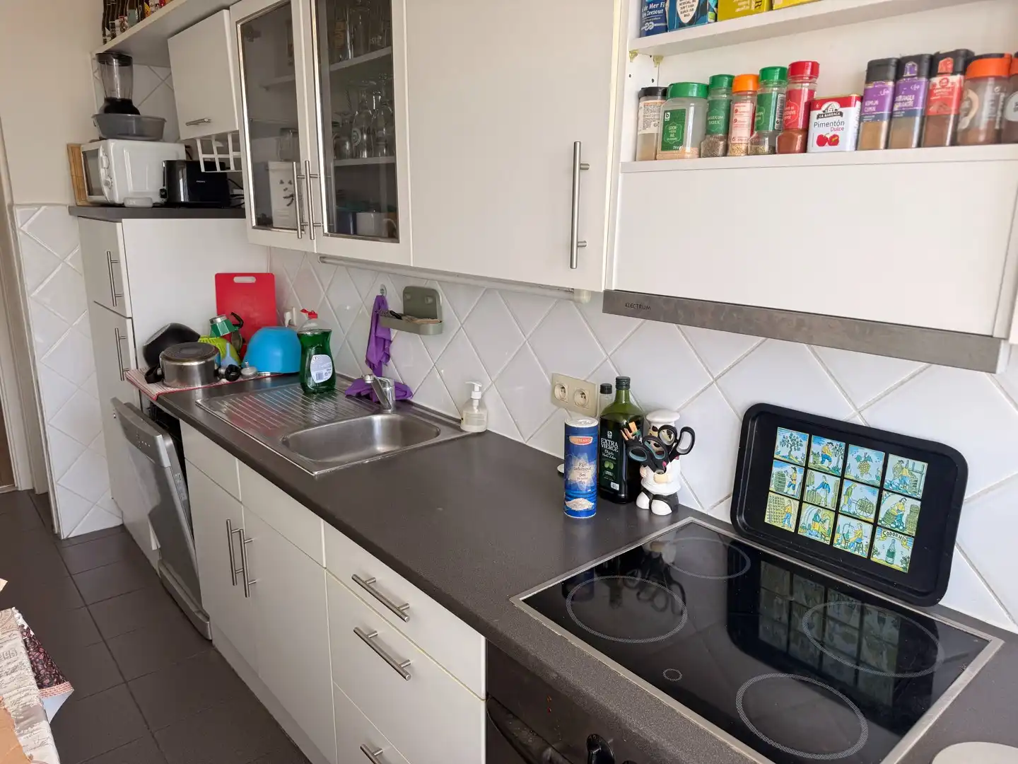 GEMEUBELD APPARTEMENT foto 6