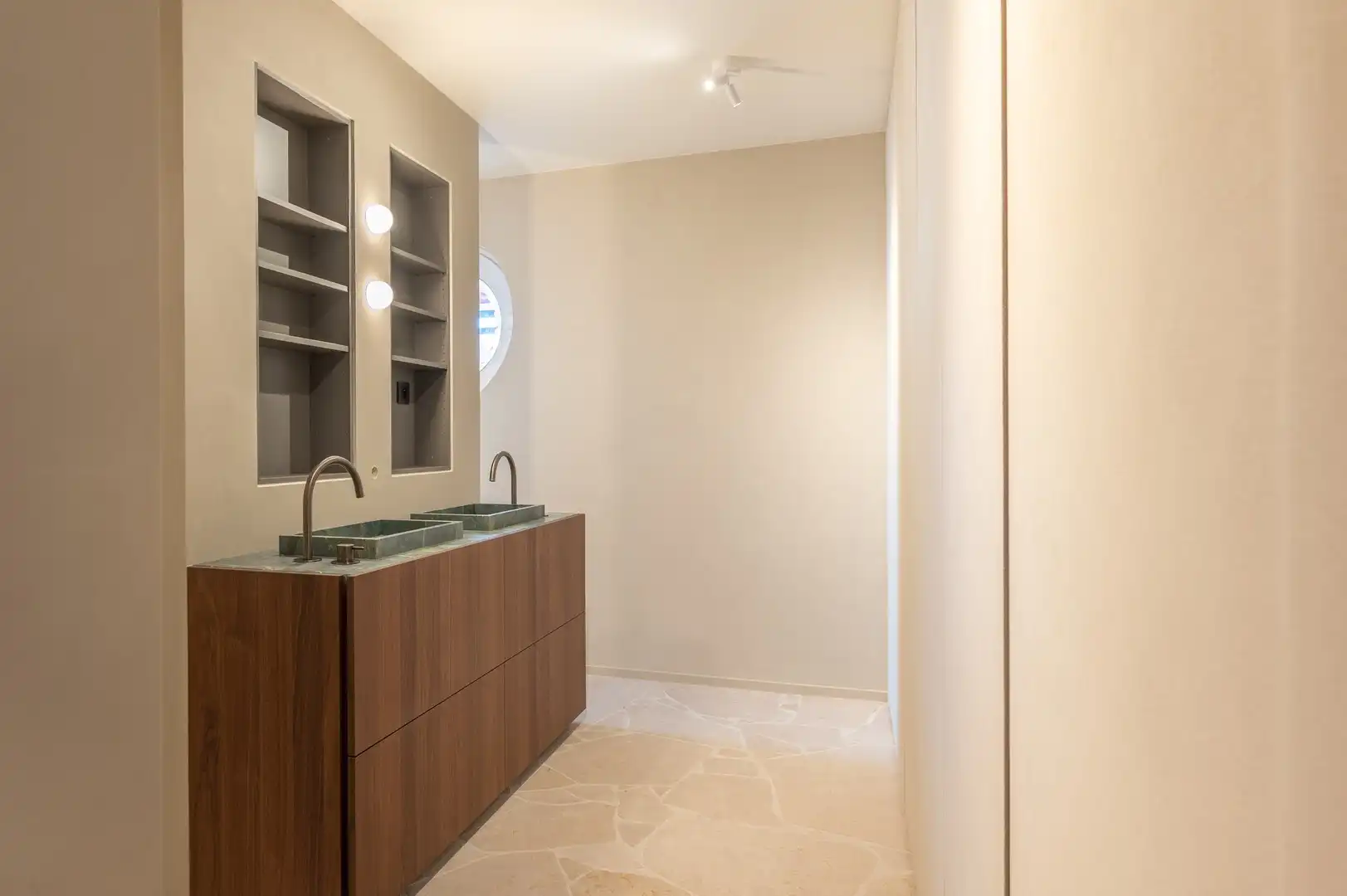 Instapklaar appartement met frontaal zeezicht in het Zoute. foto 26