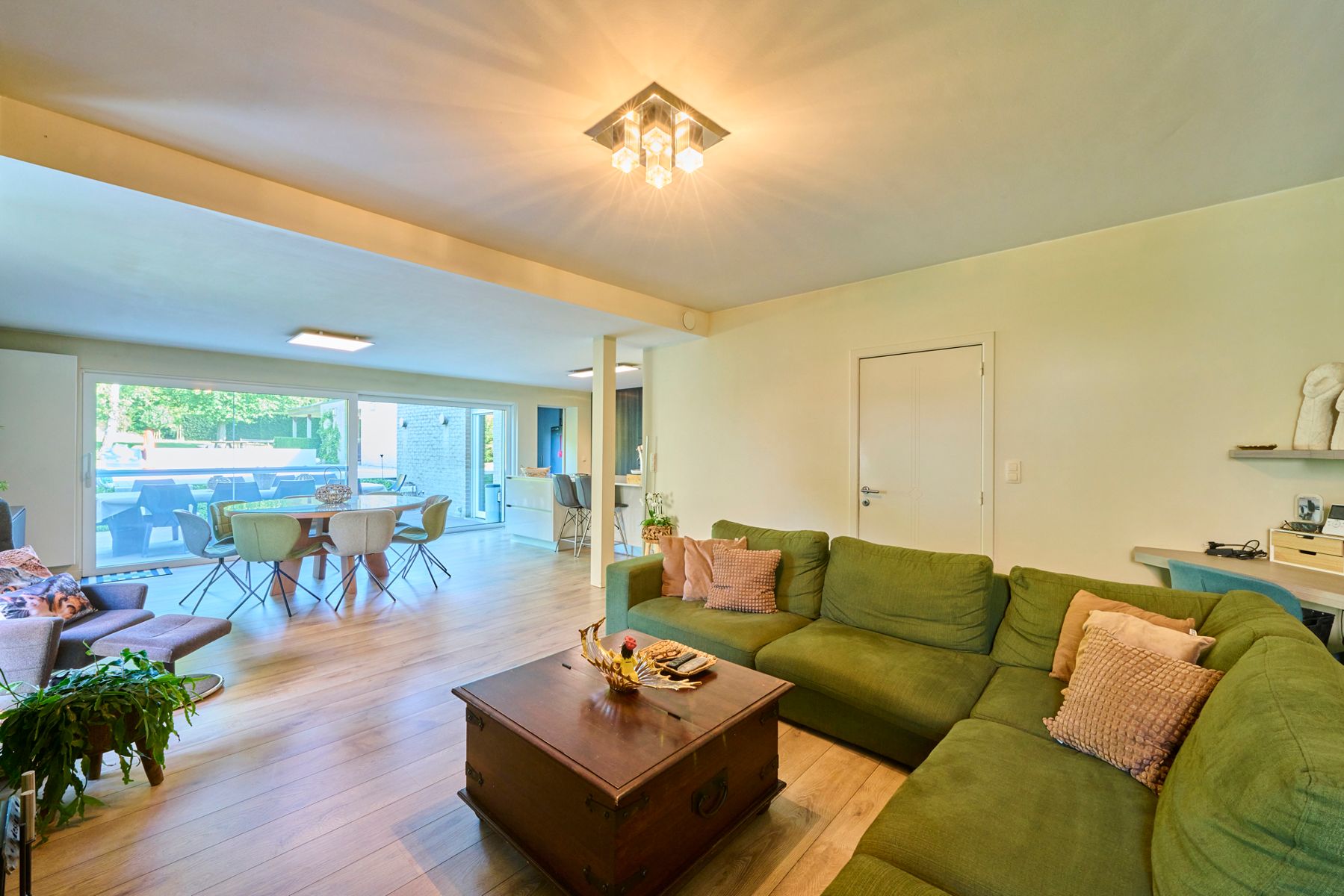 Exclusieve woning met handelzaak,appartement, zwembad en lift. foto 14