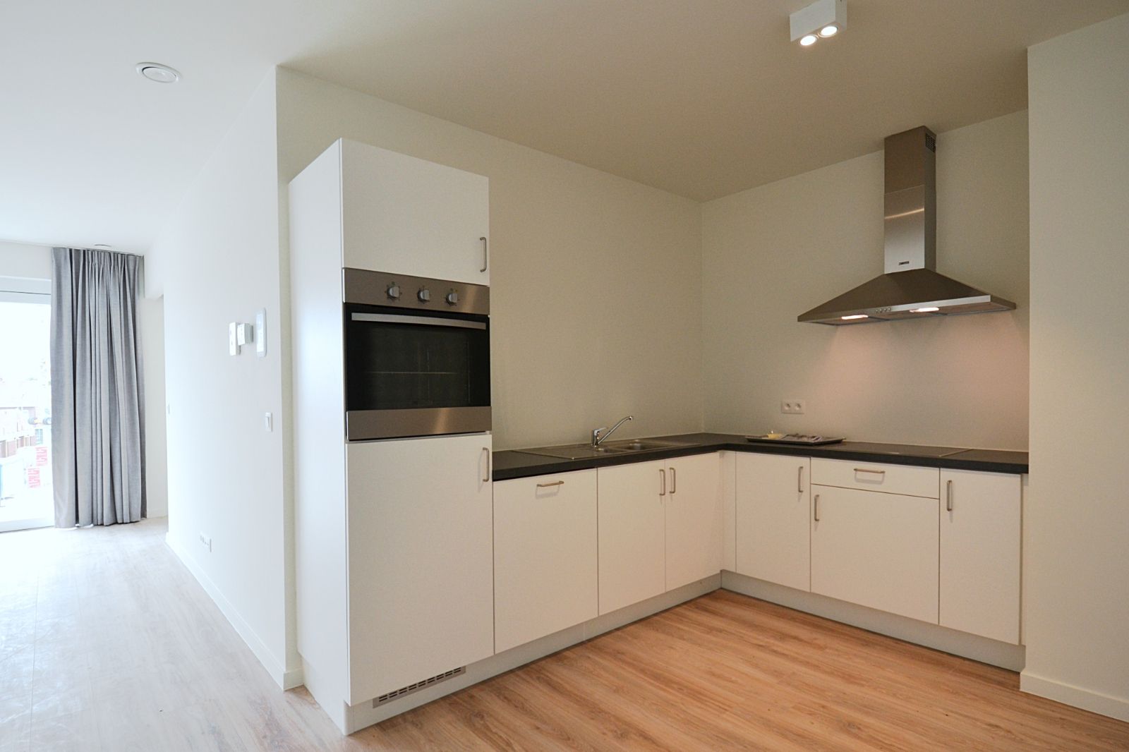 Éénkamerige assistentieflat in Izegem! foto 2