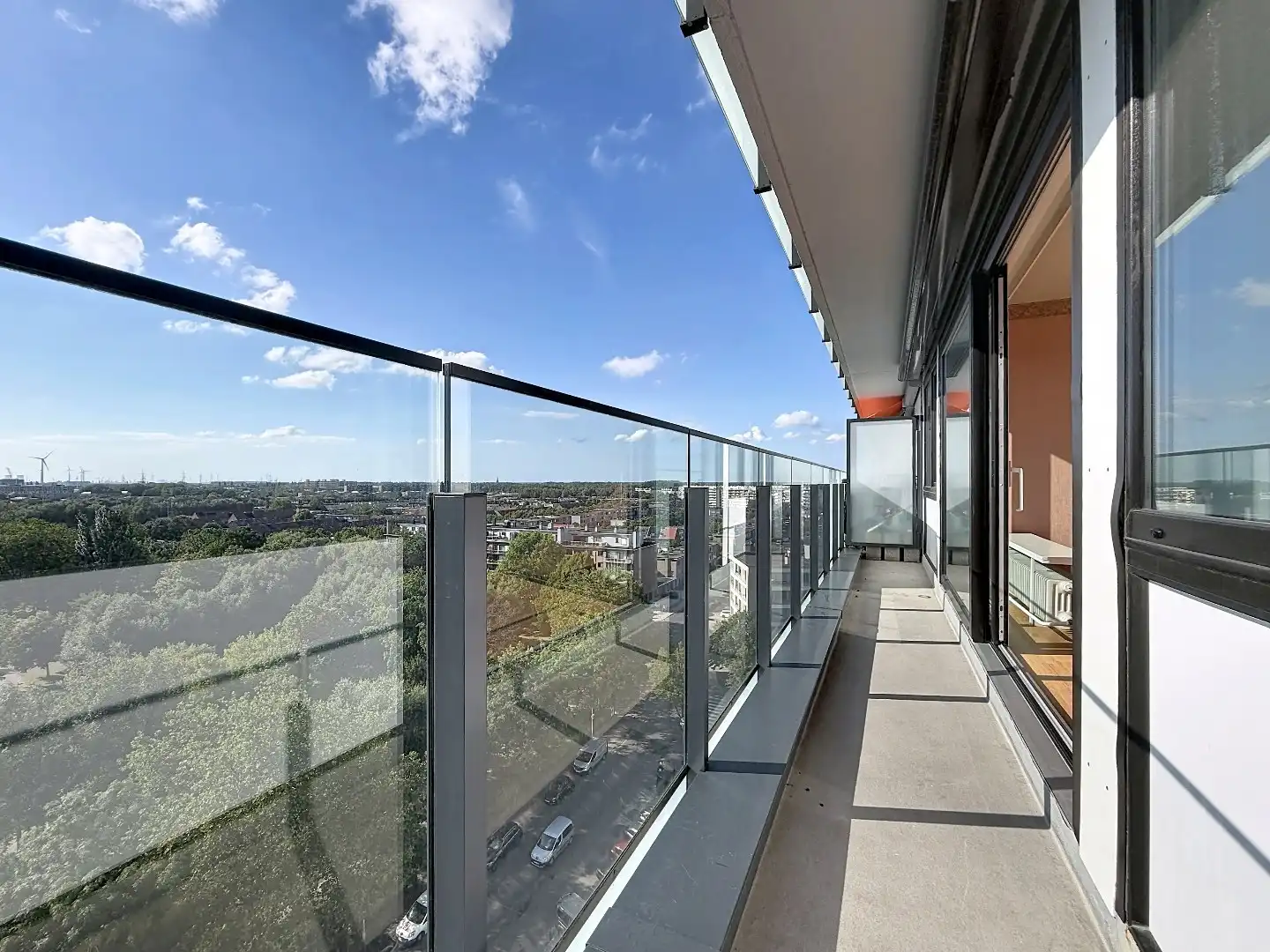 Fantastisch appartement op de 10de verdieping met adembenemend uitzicht en westgericht terras foto 16
