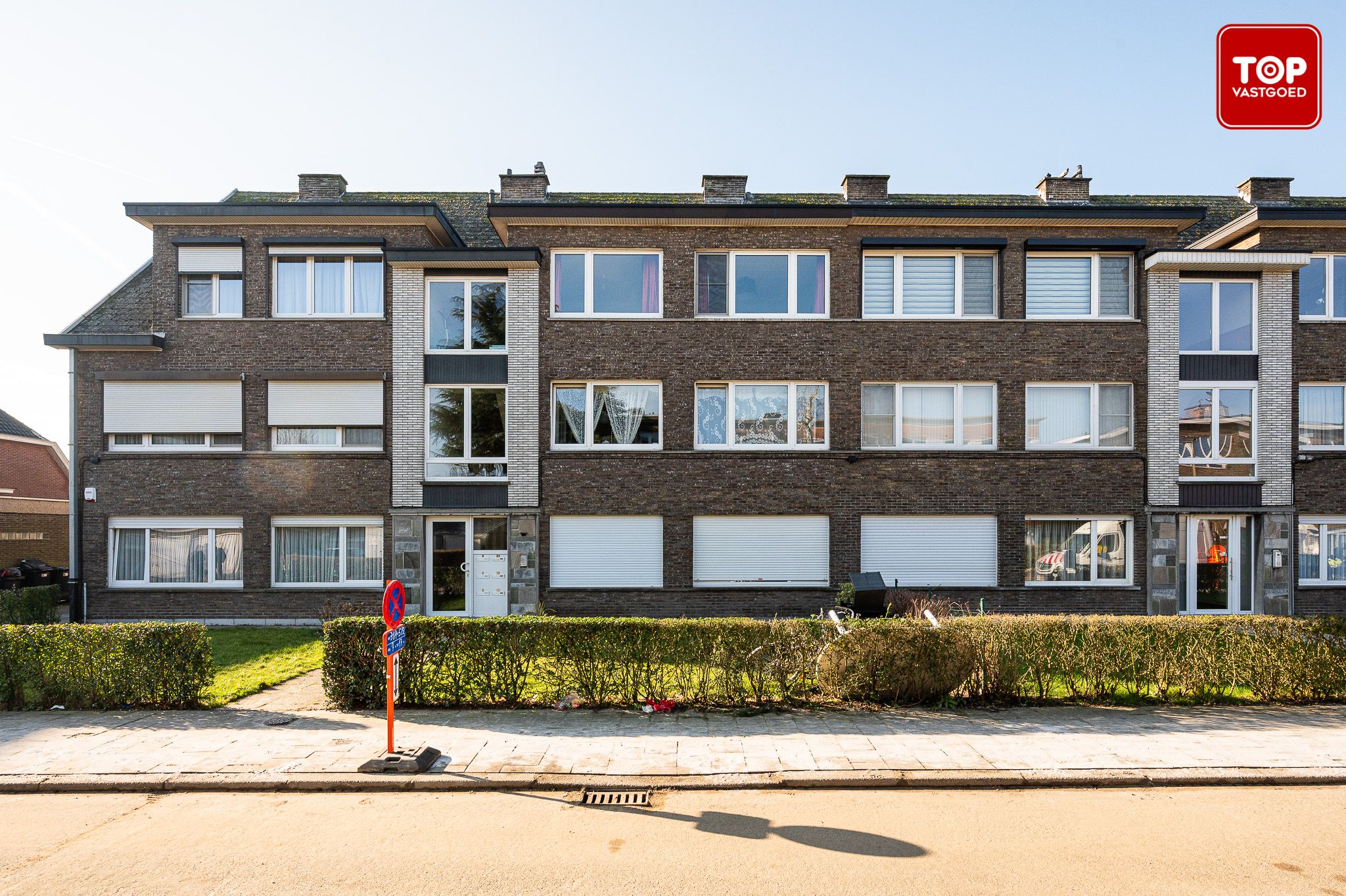 Instapklaar 2-slaapkamer appartement met terras en garage.  foto {{pictureIndex}}